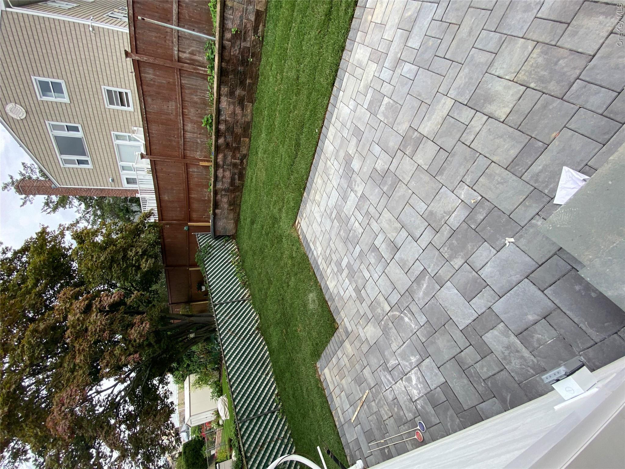 162 Gainsborg Avenue B Property Photo 11