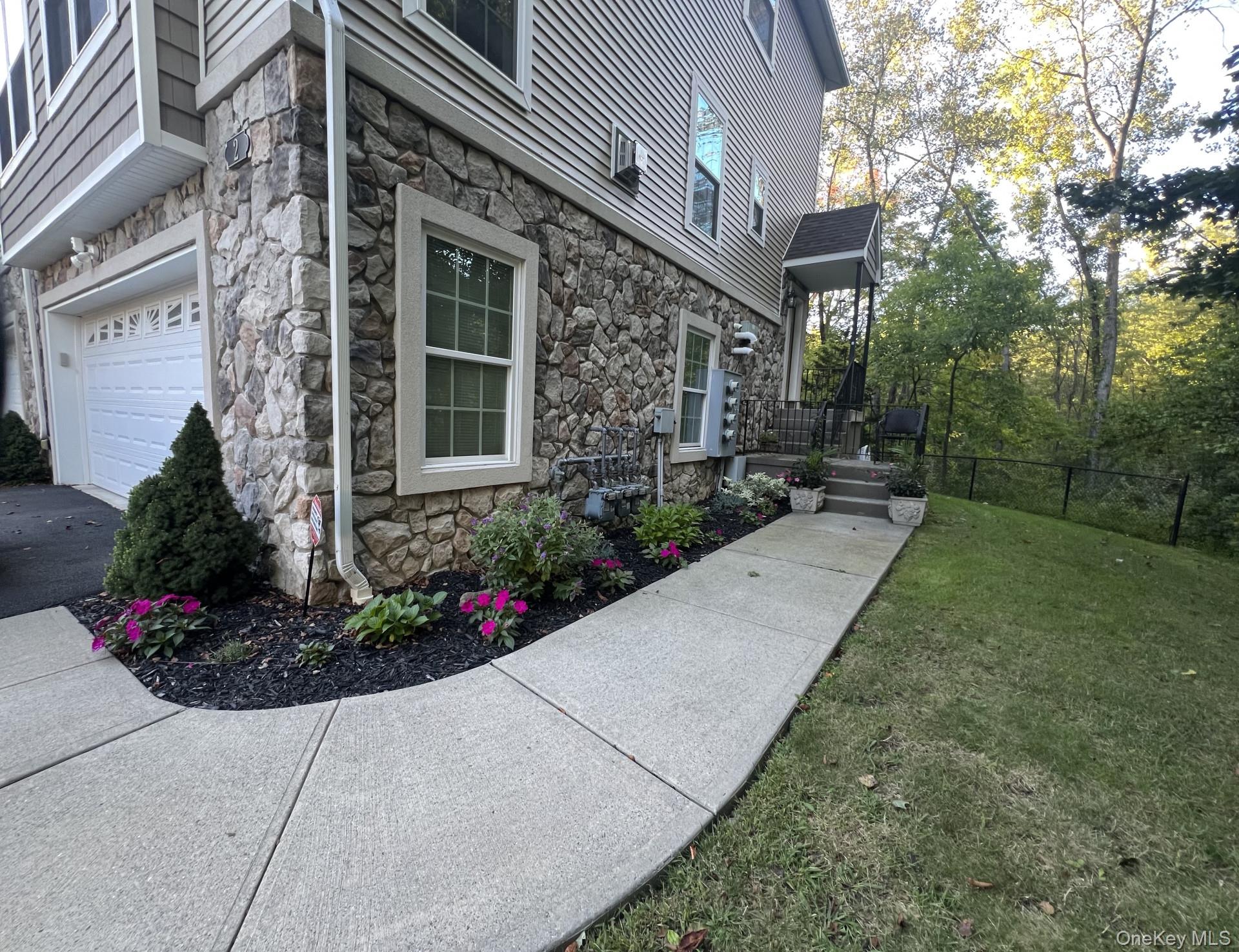 2 Seeley Bull Street Property Photo 2