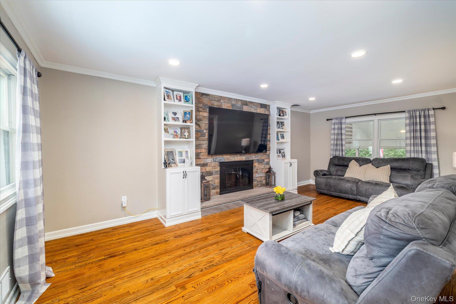 2126 Howell Street Property Photo 22