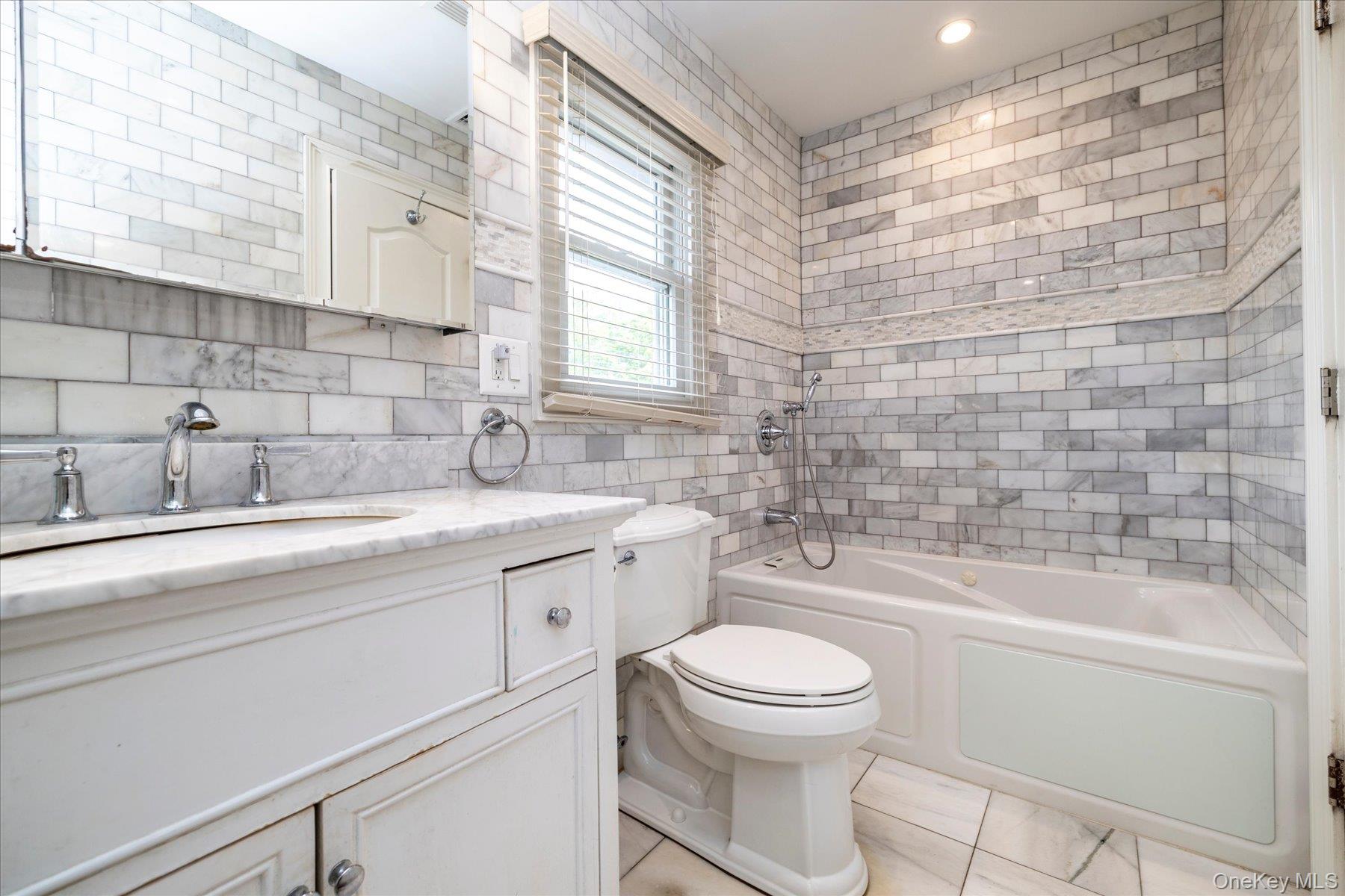 2126 Howell Street Property Photo 28