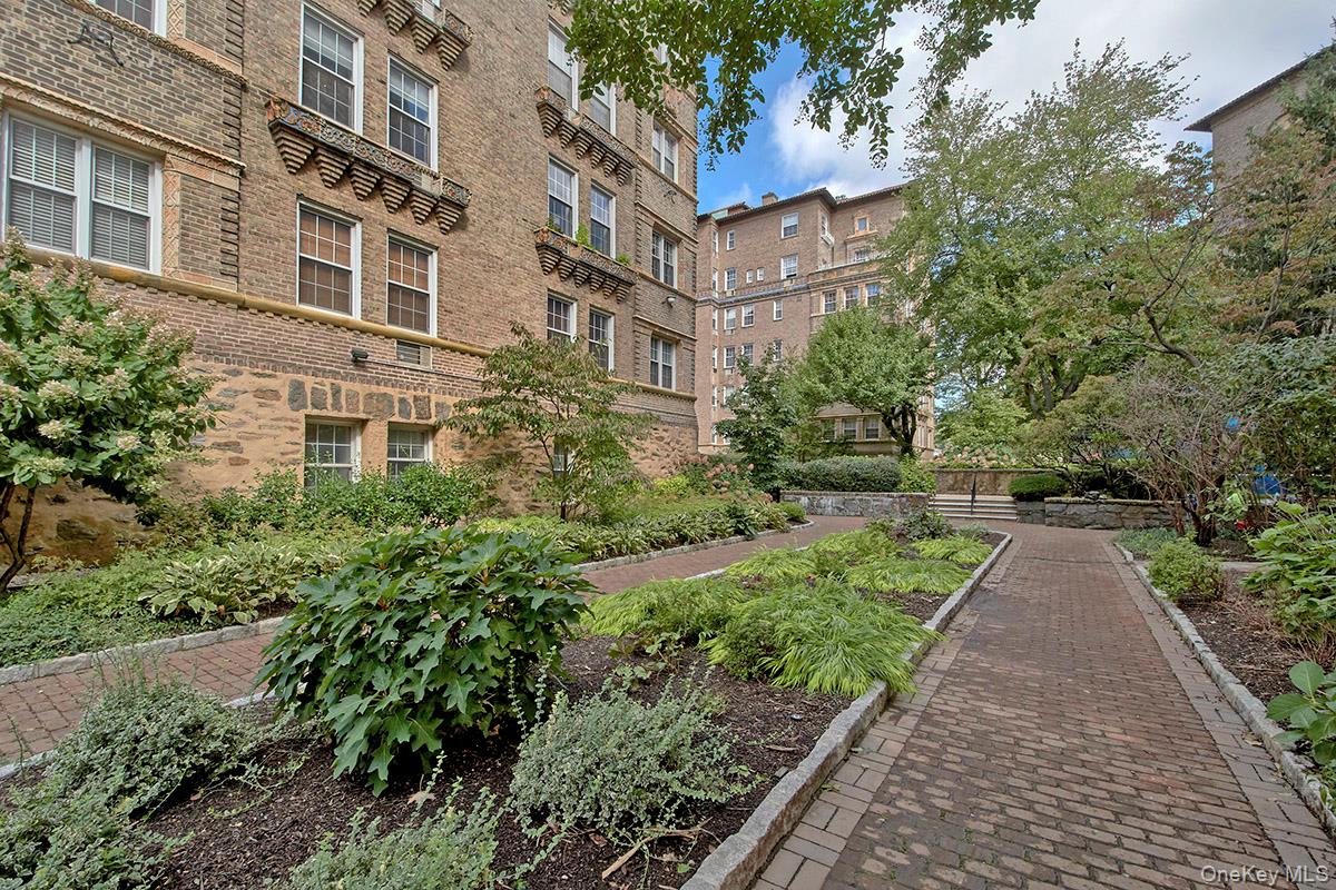 16 N Chatsworth Avenue 311 Property Photo 23