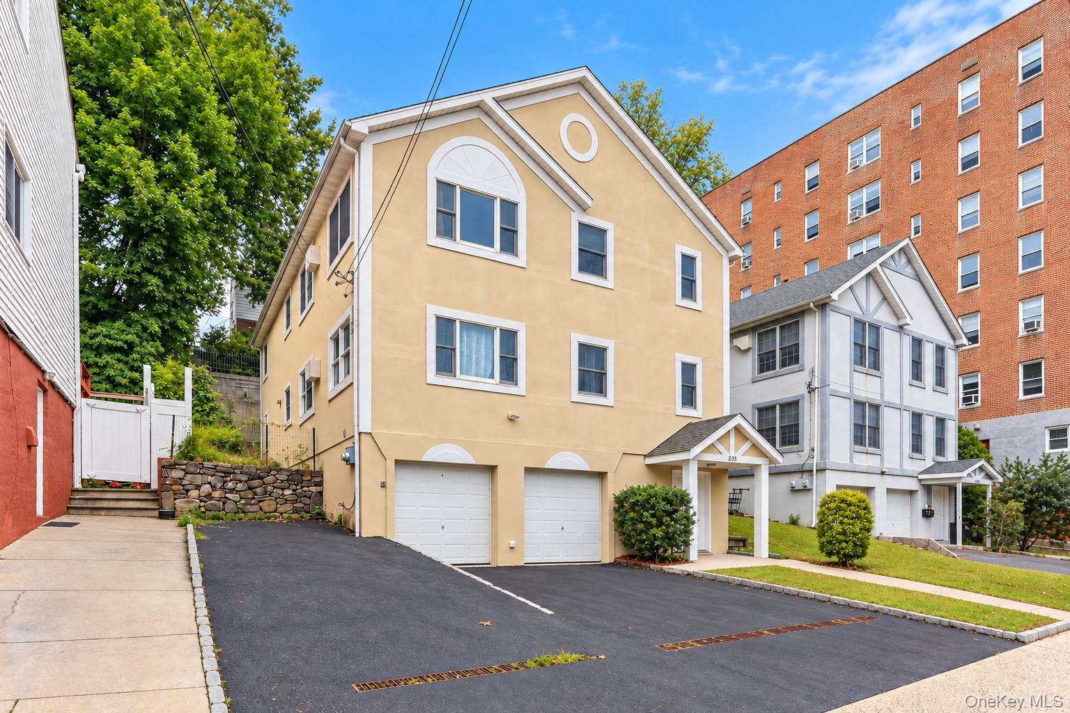 235 Bronx River Road Property Photo 1