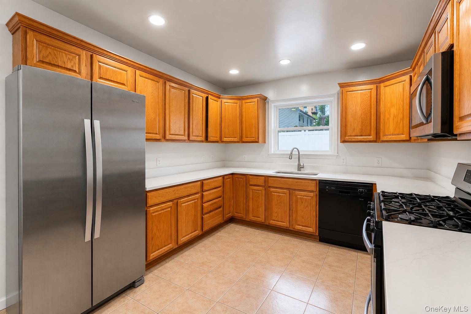 235 Bronx River Road Property Photo 5