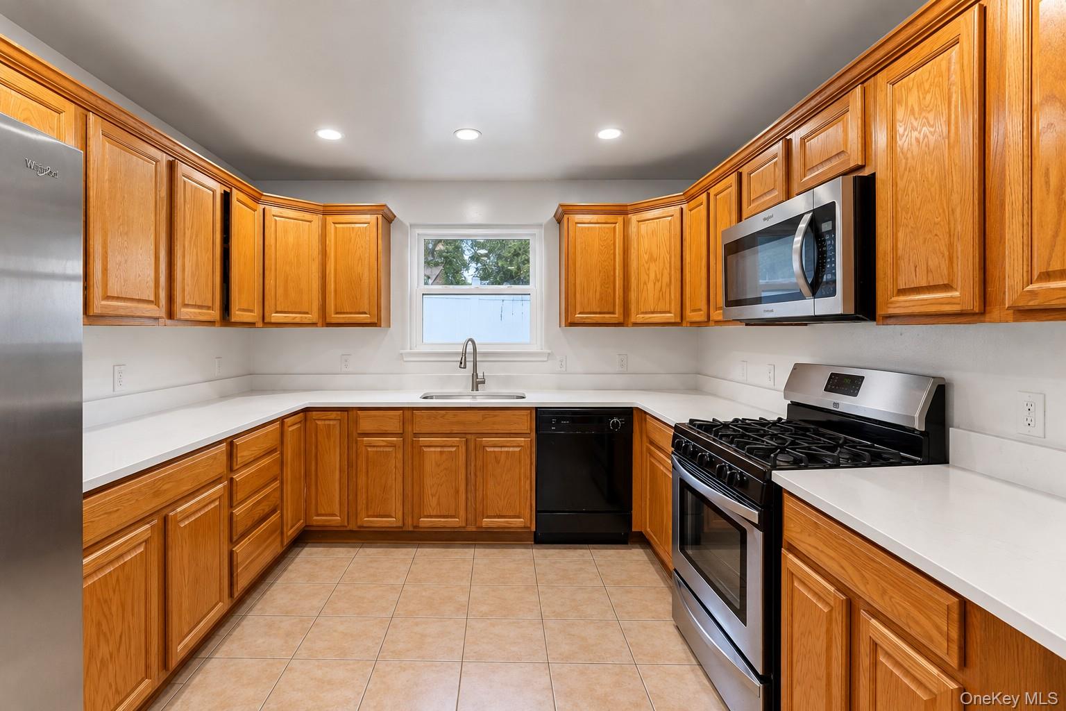 235 Bronx River Road Property Photo 6