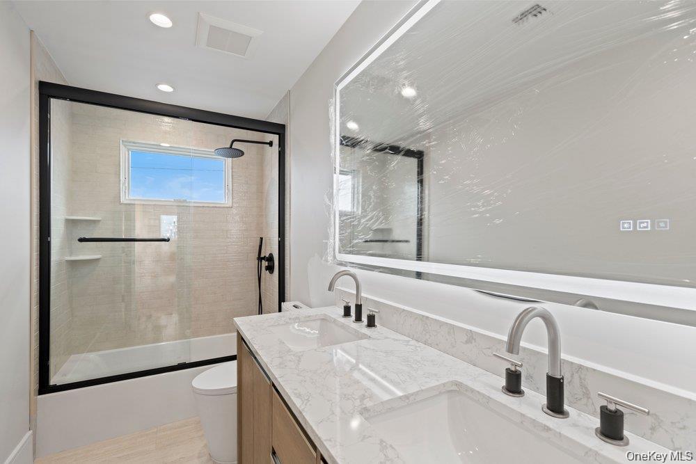 35 Main Parkway Property Photo 11
