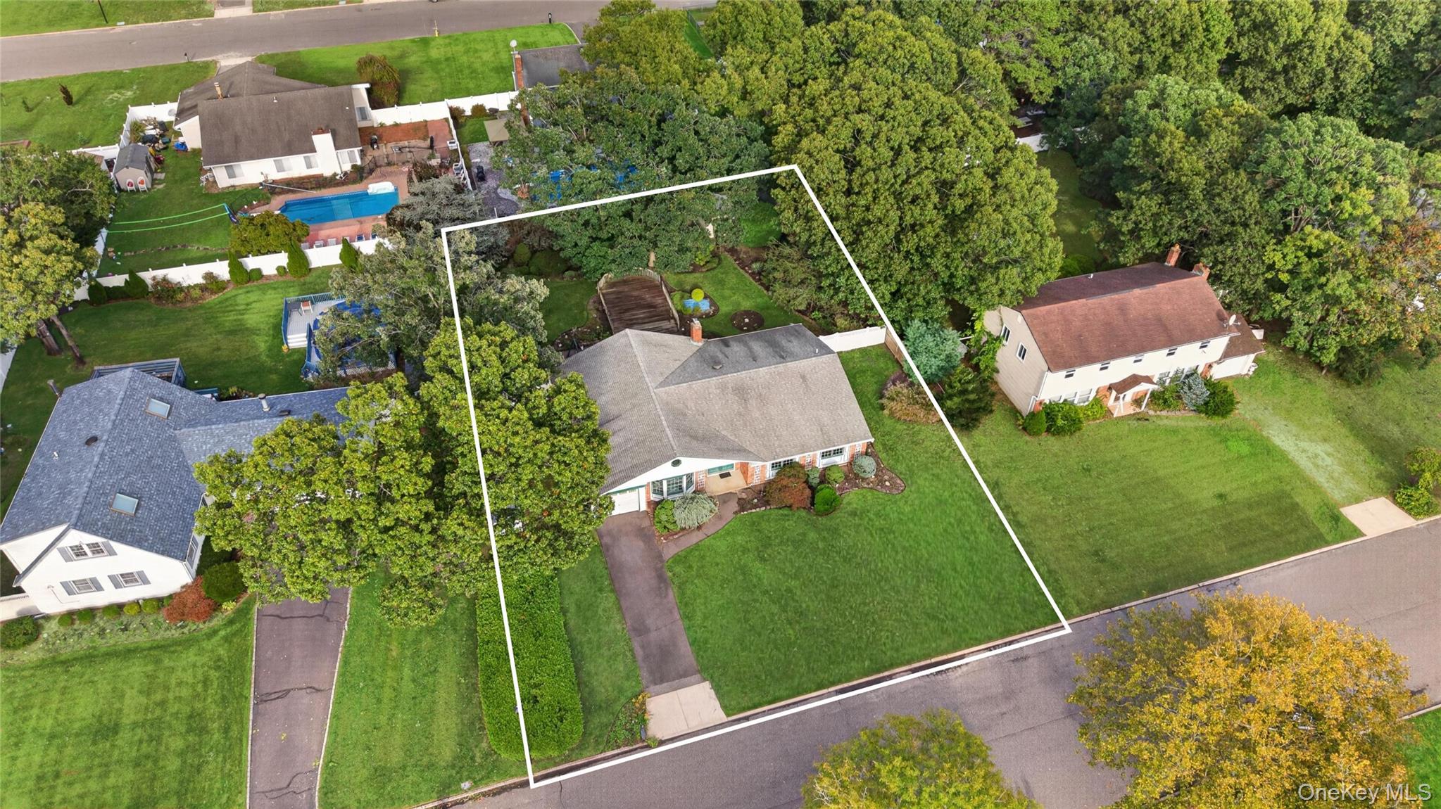9 Groton Lane Property Photo 1