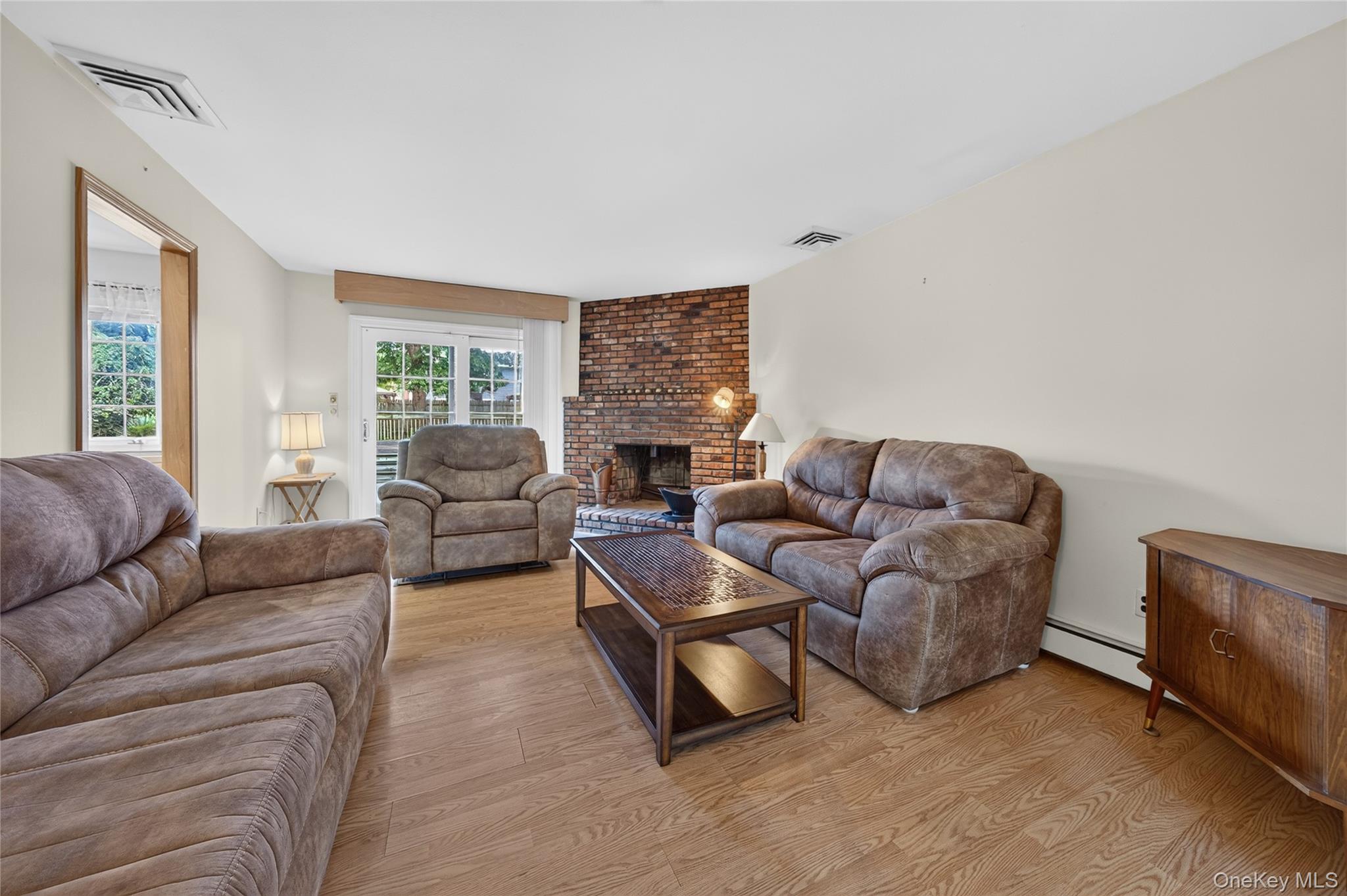 9 Groton Lane Property Photo 11