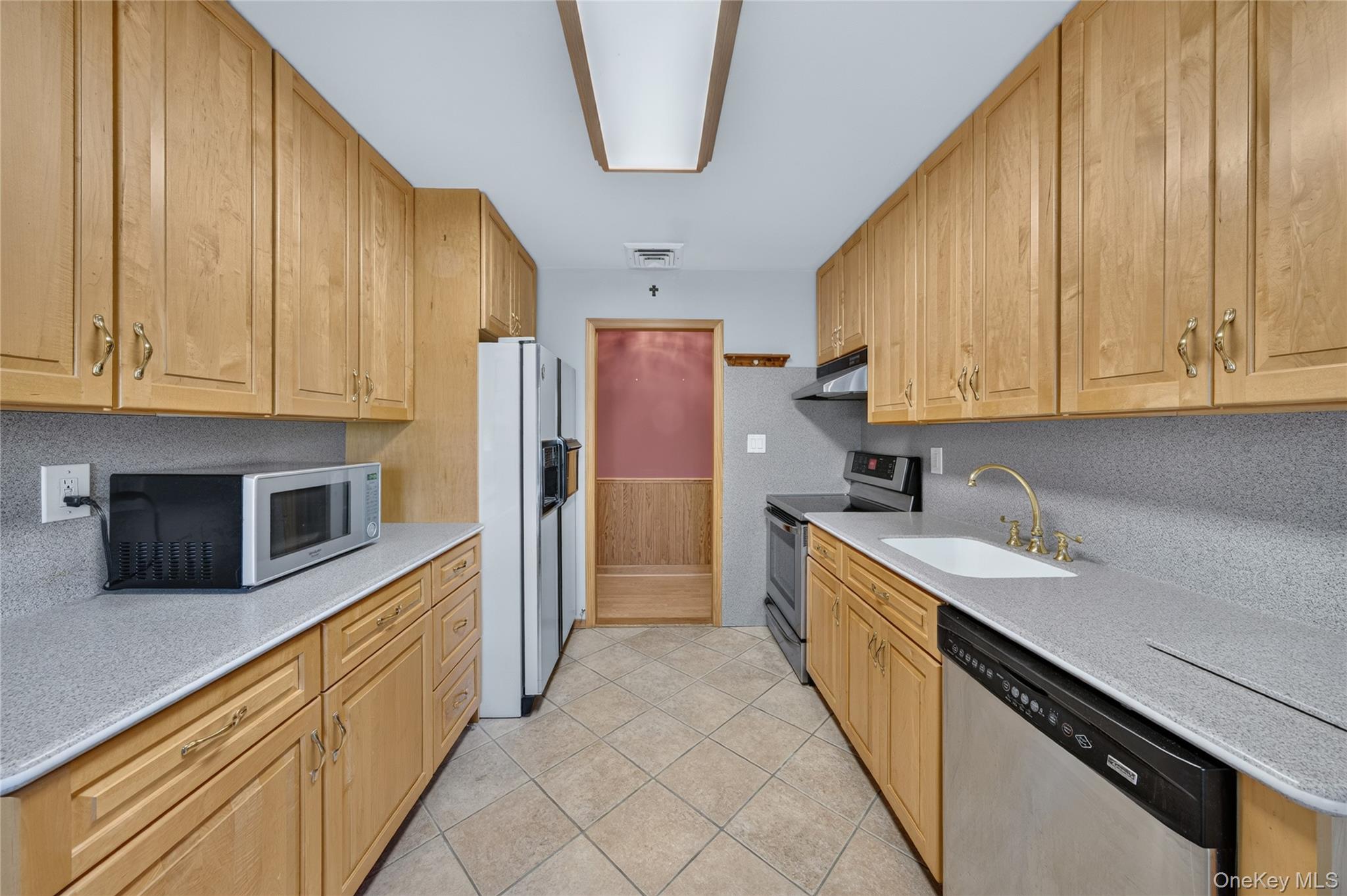 9 Groton Lane Property Photo 15