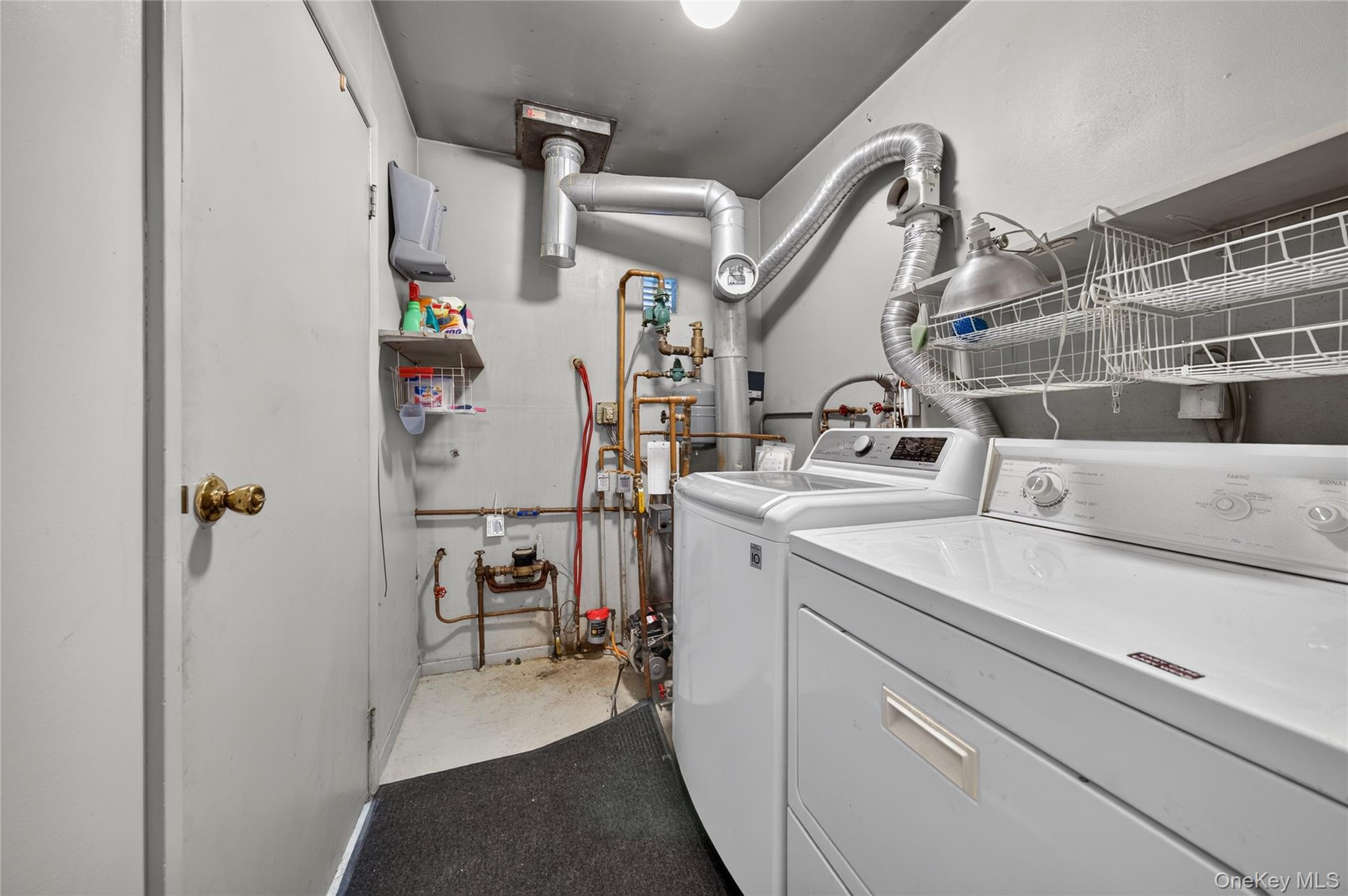 9 Groton Lane Property Photo 19