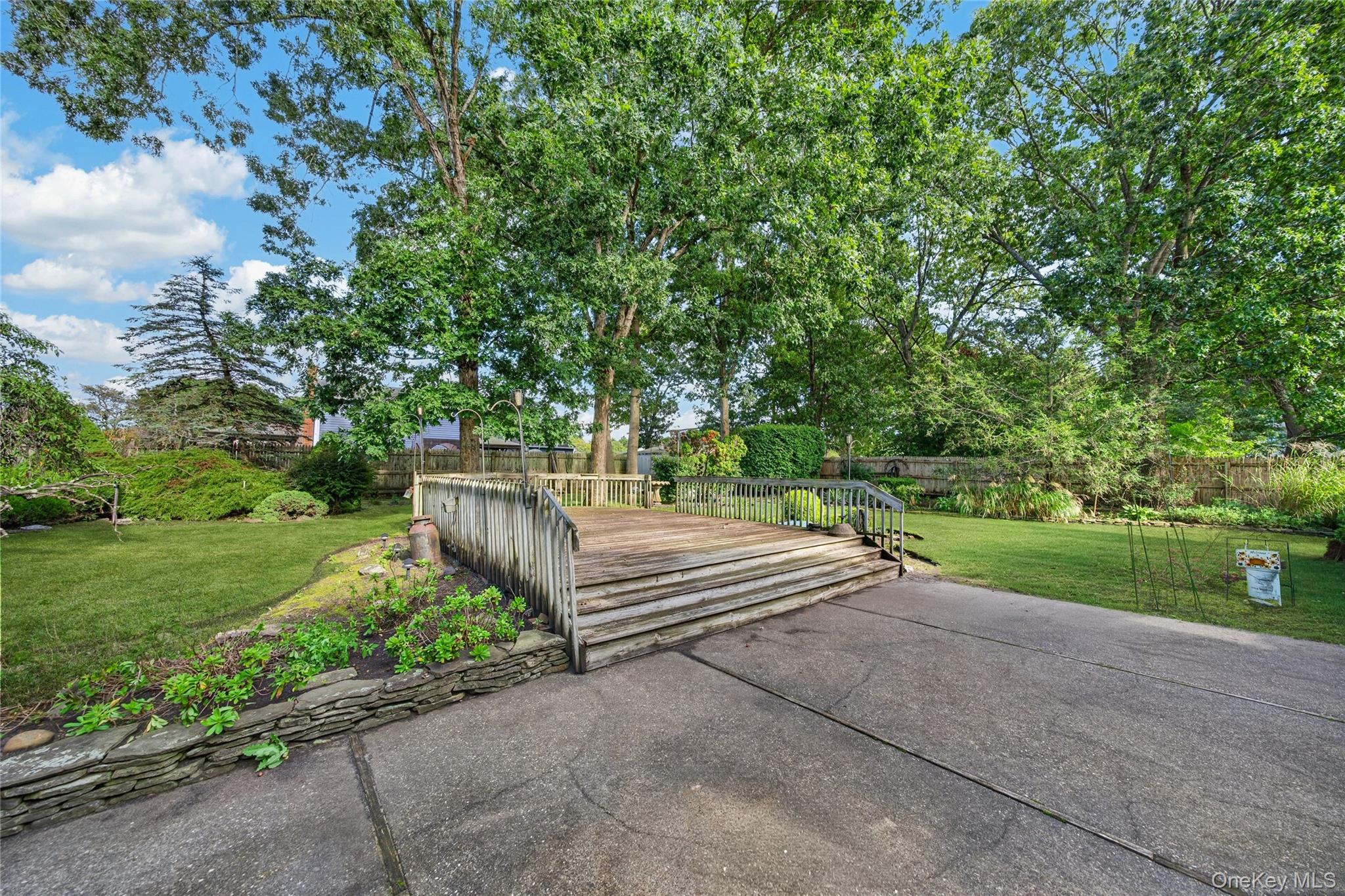 9 Groton Lane Property Photo 31