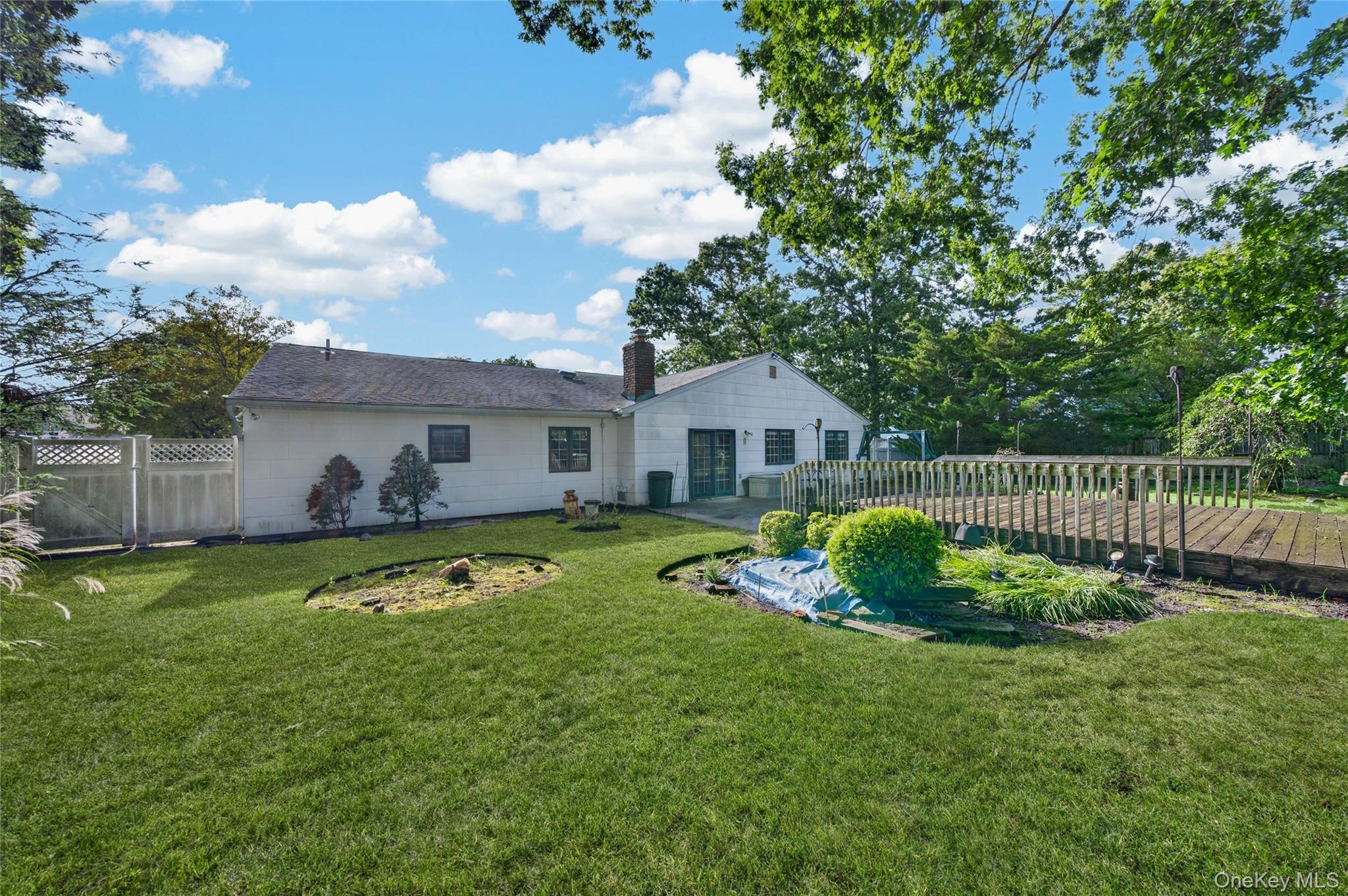 9 Groton Lane Property Photo 33