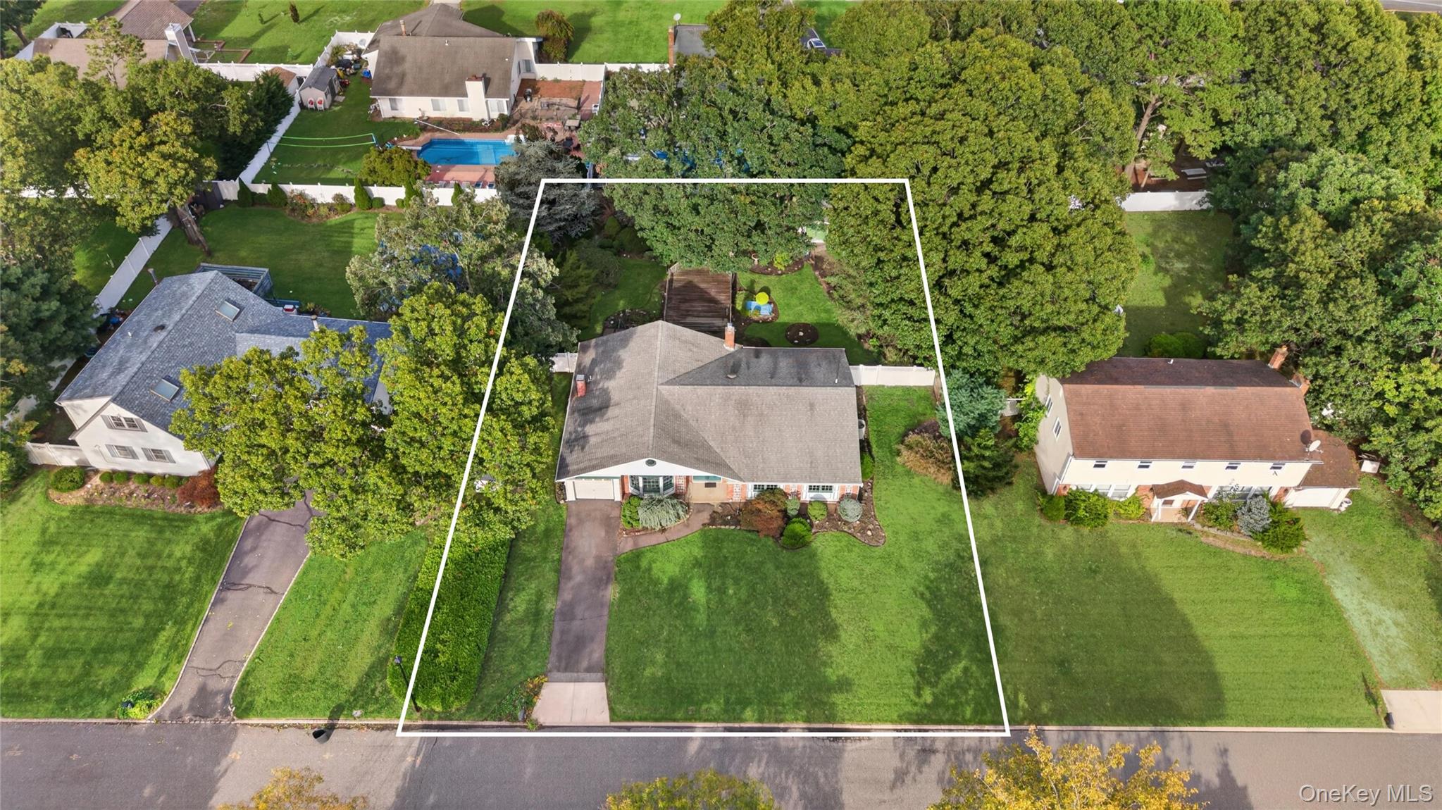 9 Groton Lane Property Photo 35