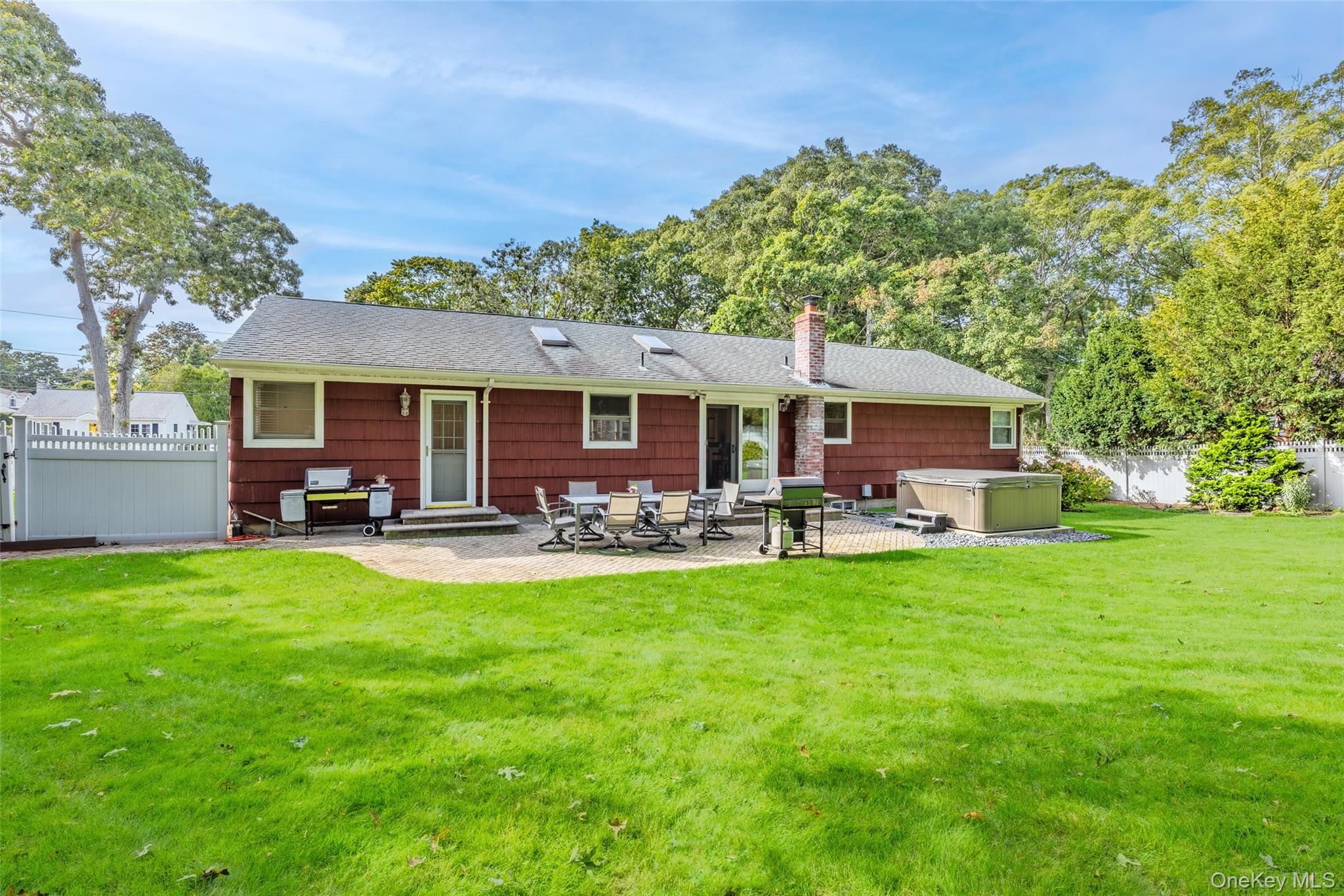 51 Beachfern Road Property Photo 6