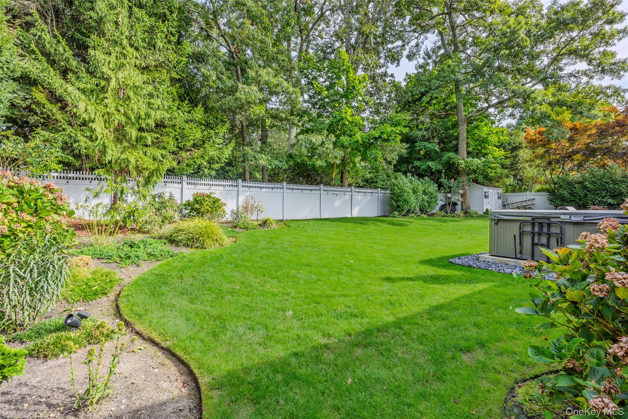 51 Beachfern Road Property Photo 7