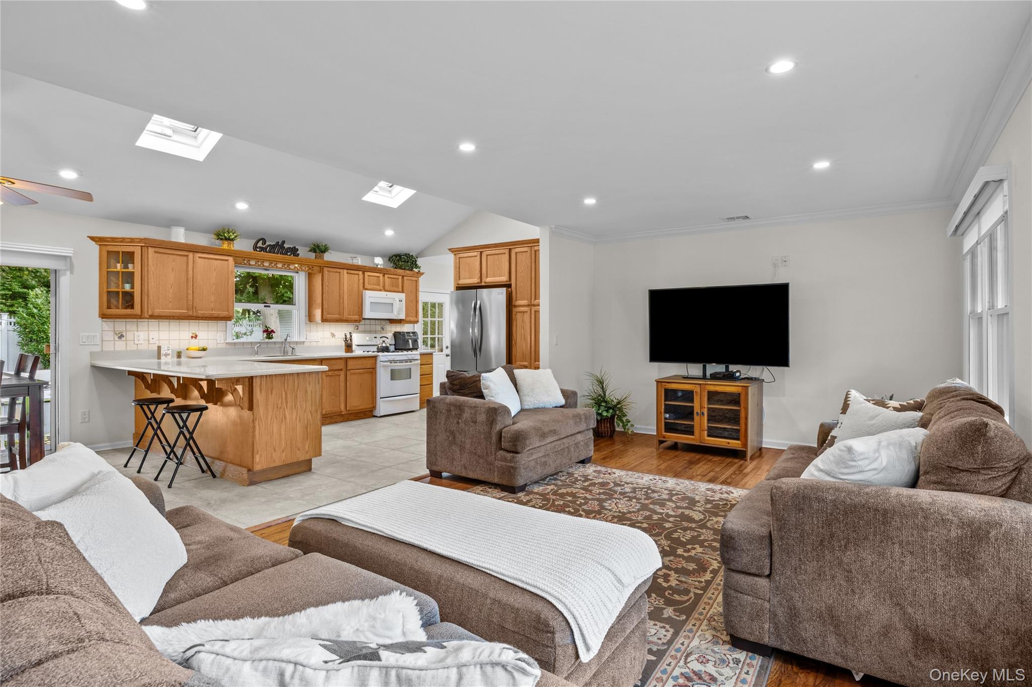 51 Beachfern Road Property Photo 13