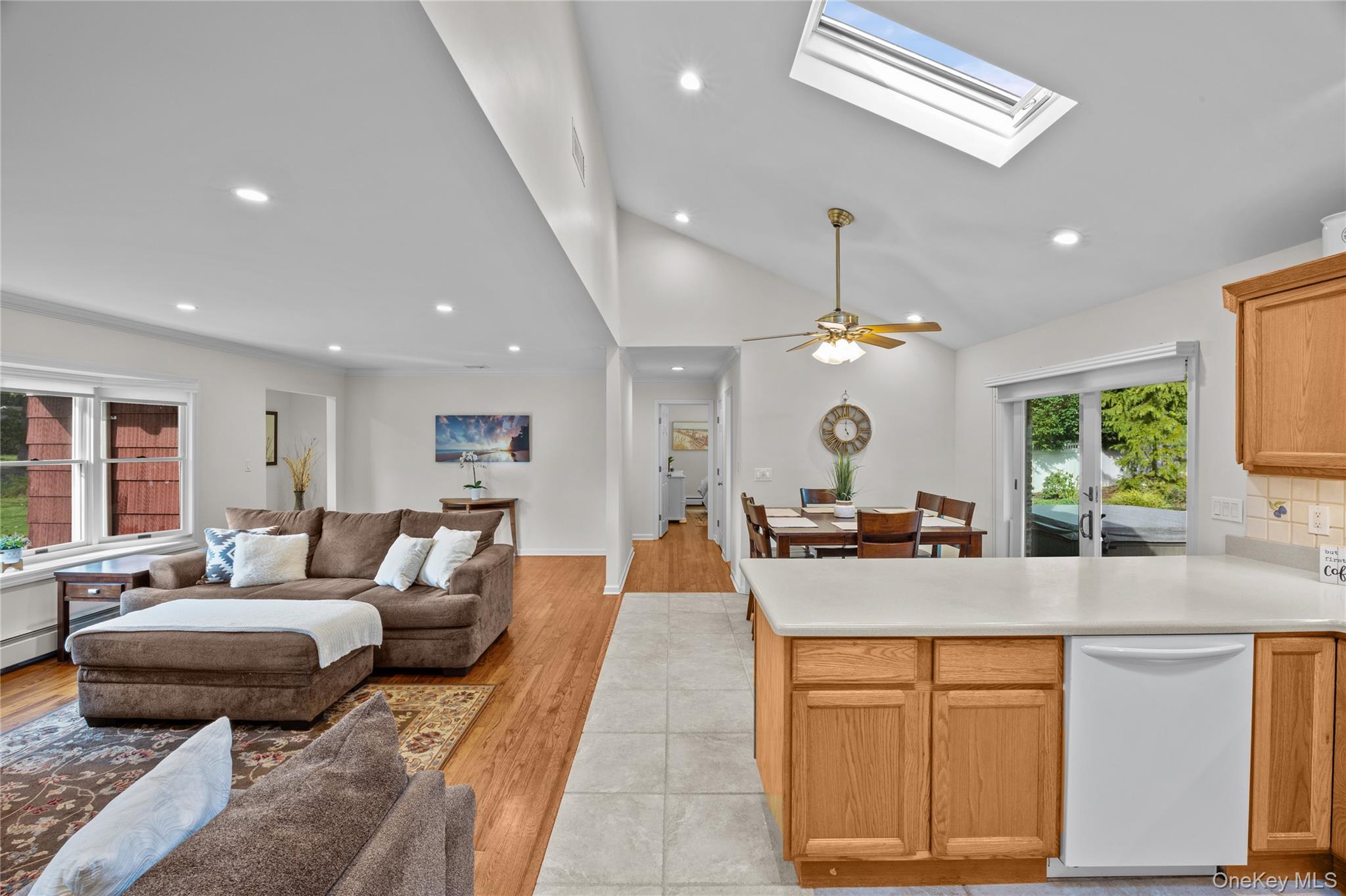 51 Beachfern Road Property Photo 15