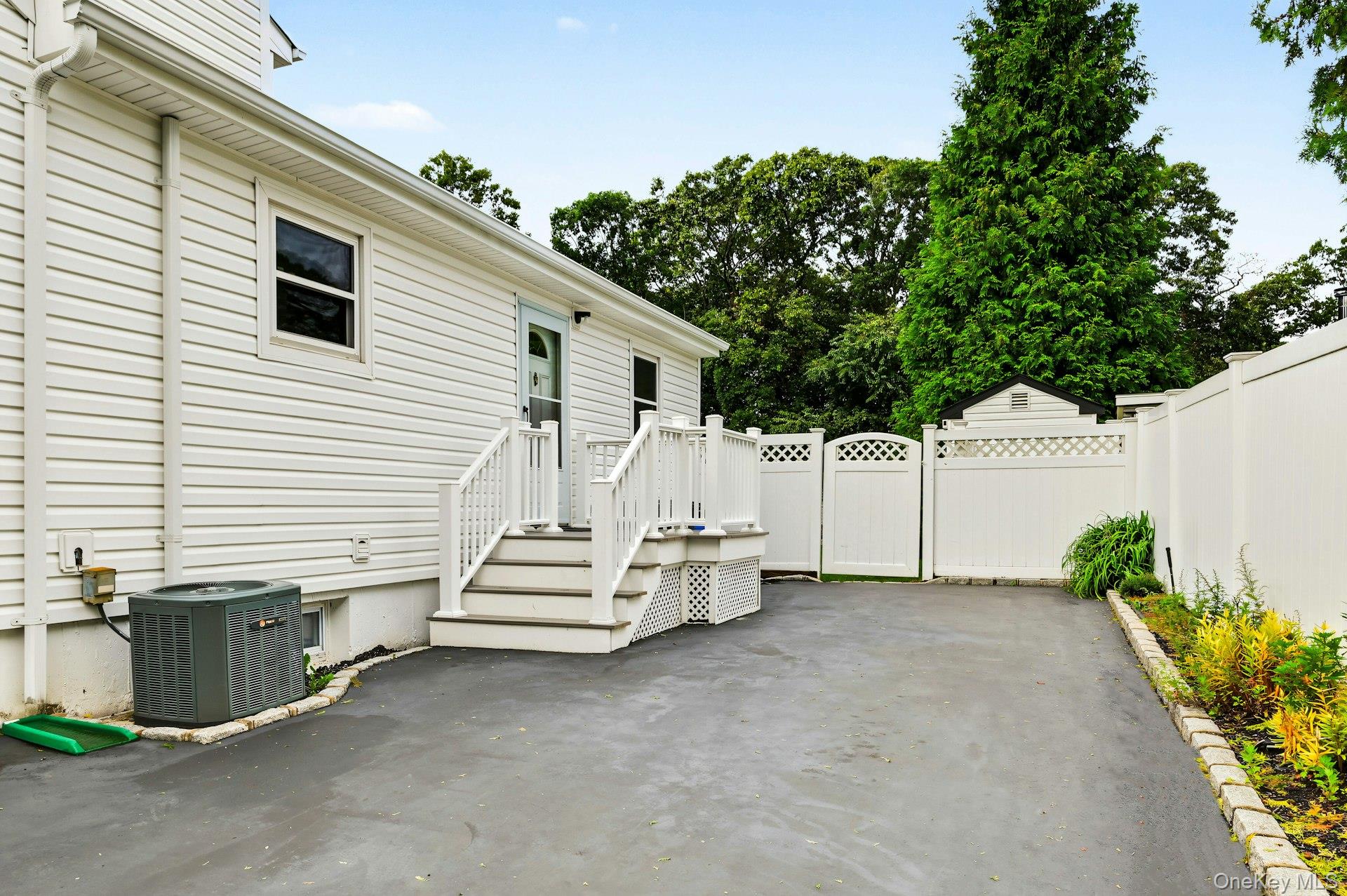 26 Layton Lane Property Photo 4