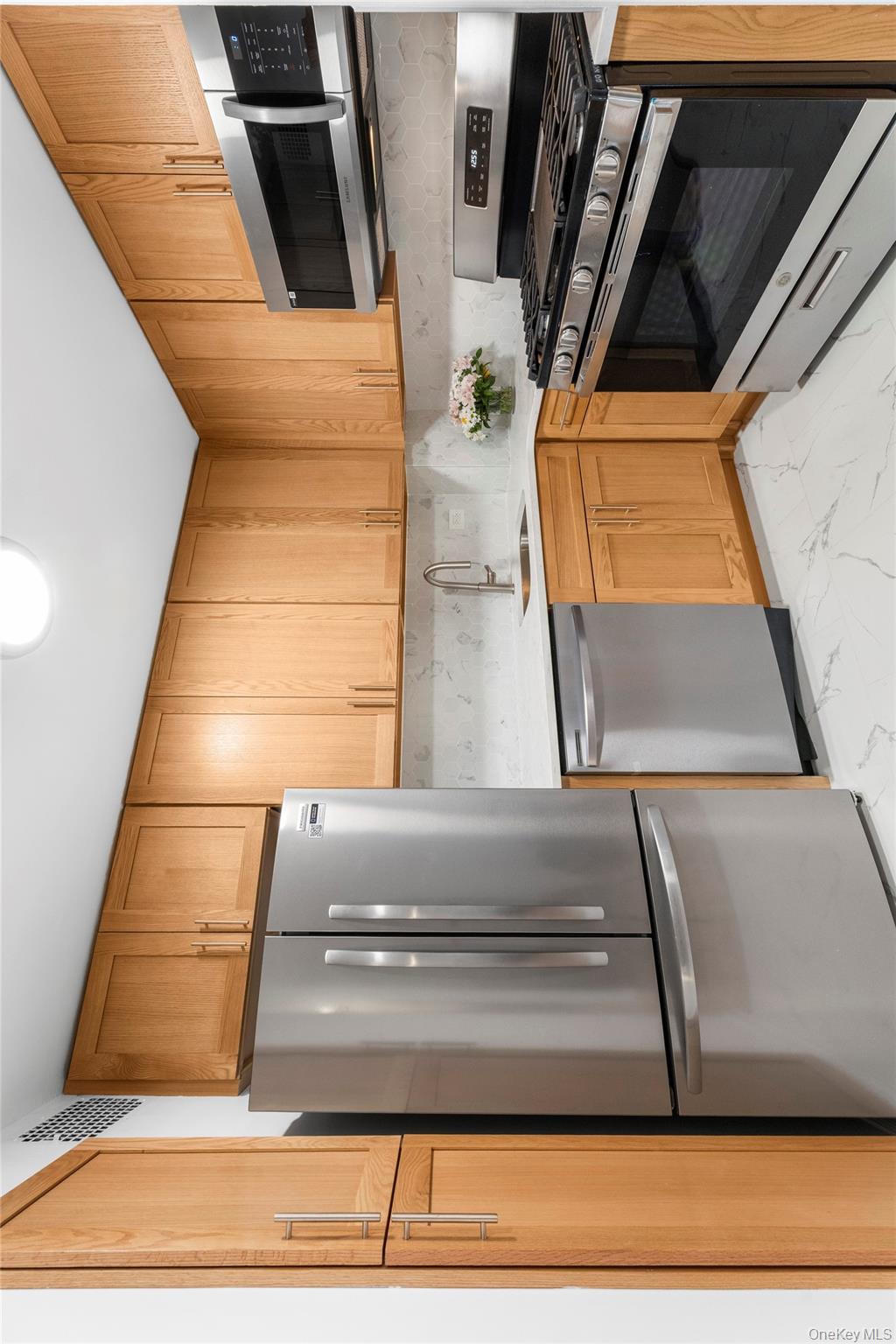 37-31 73rd Street Street 7u Property Photo 2