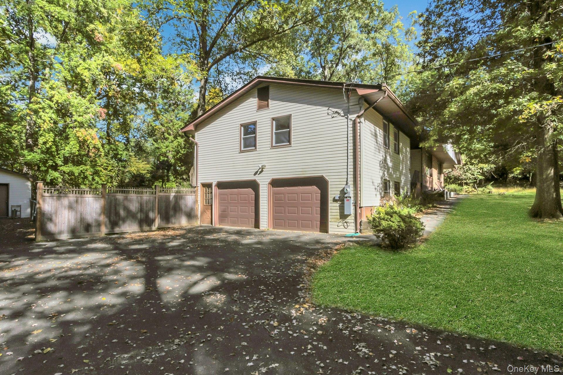 61 Rolling Ridge Road Property Photo 2