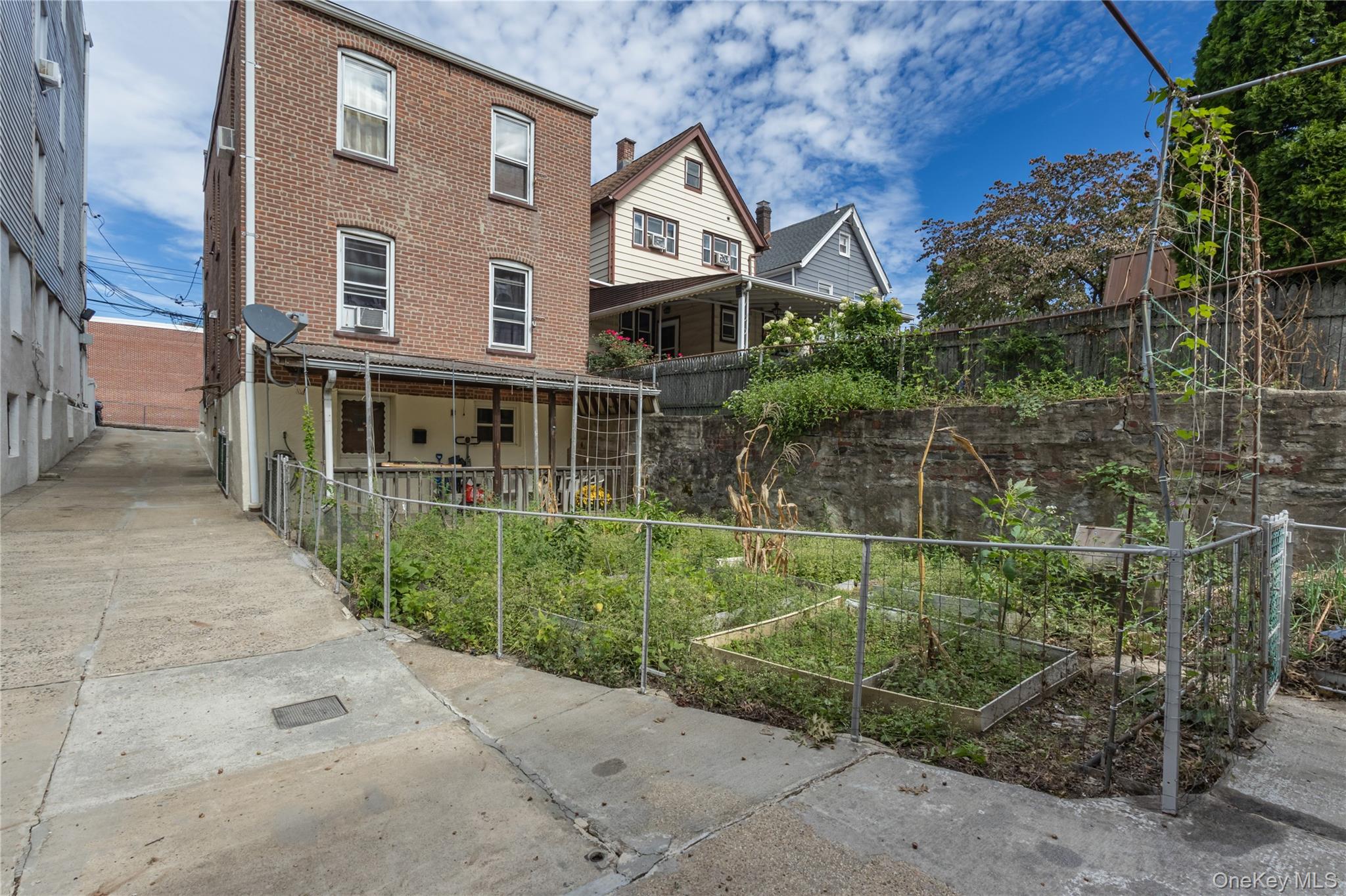 26 Villa Avenue Property Photo 25