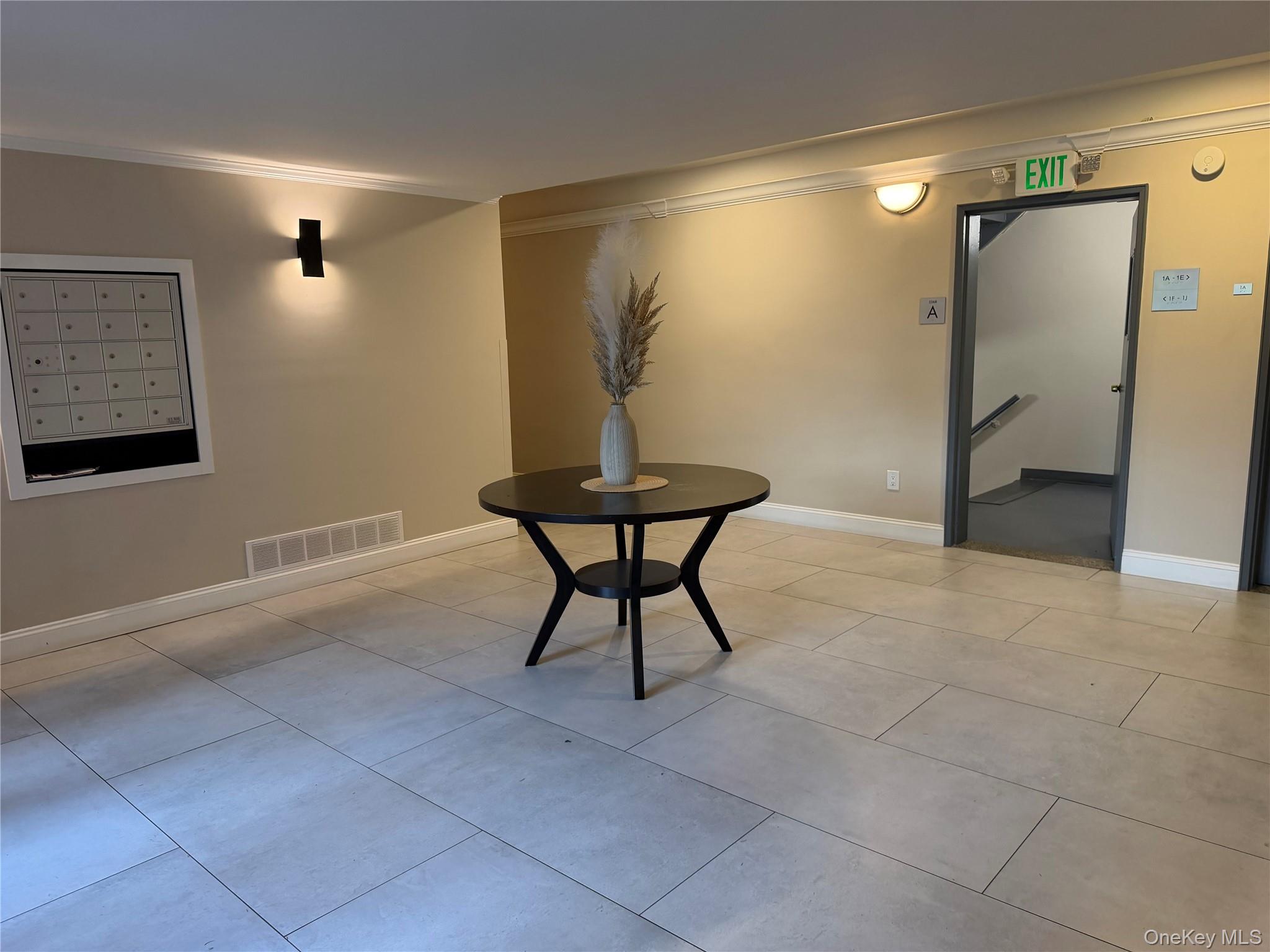 120 S Park Avenue 2-b Property Photo 2