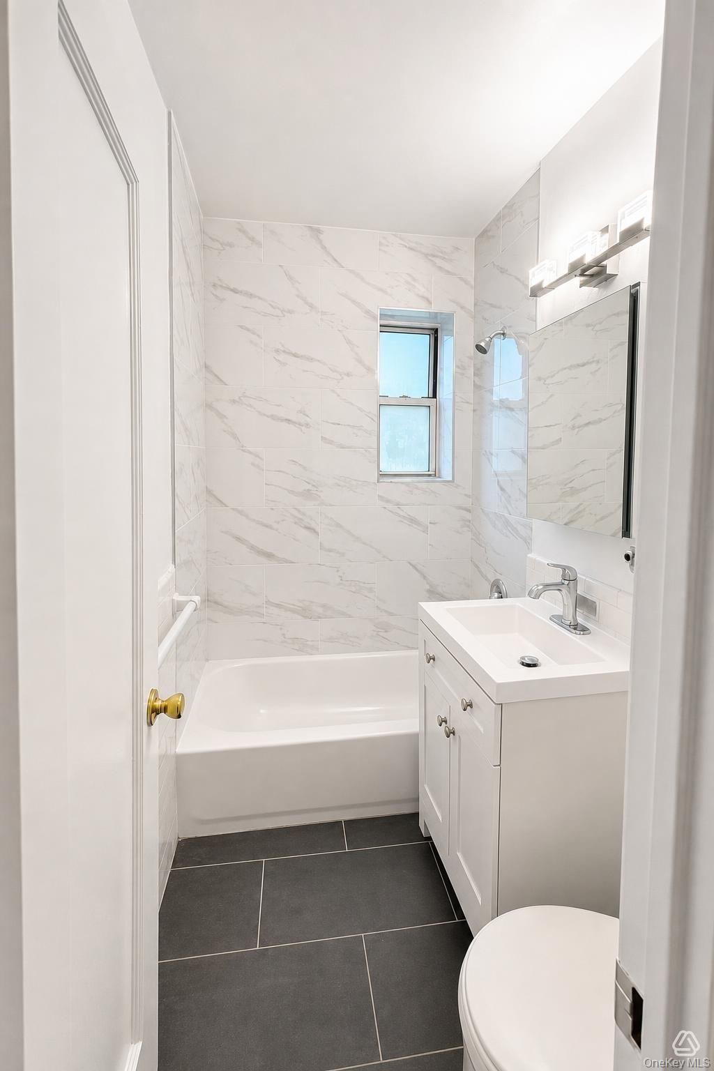 30-15 Hobart Street 4h Property Photo 10