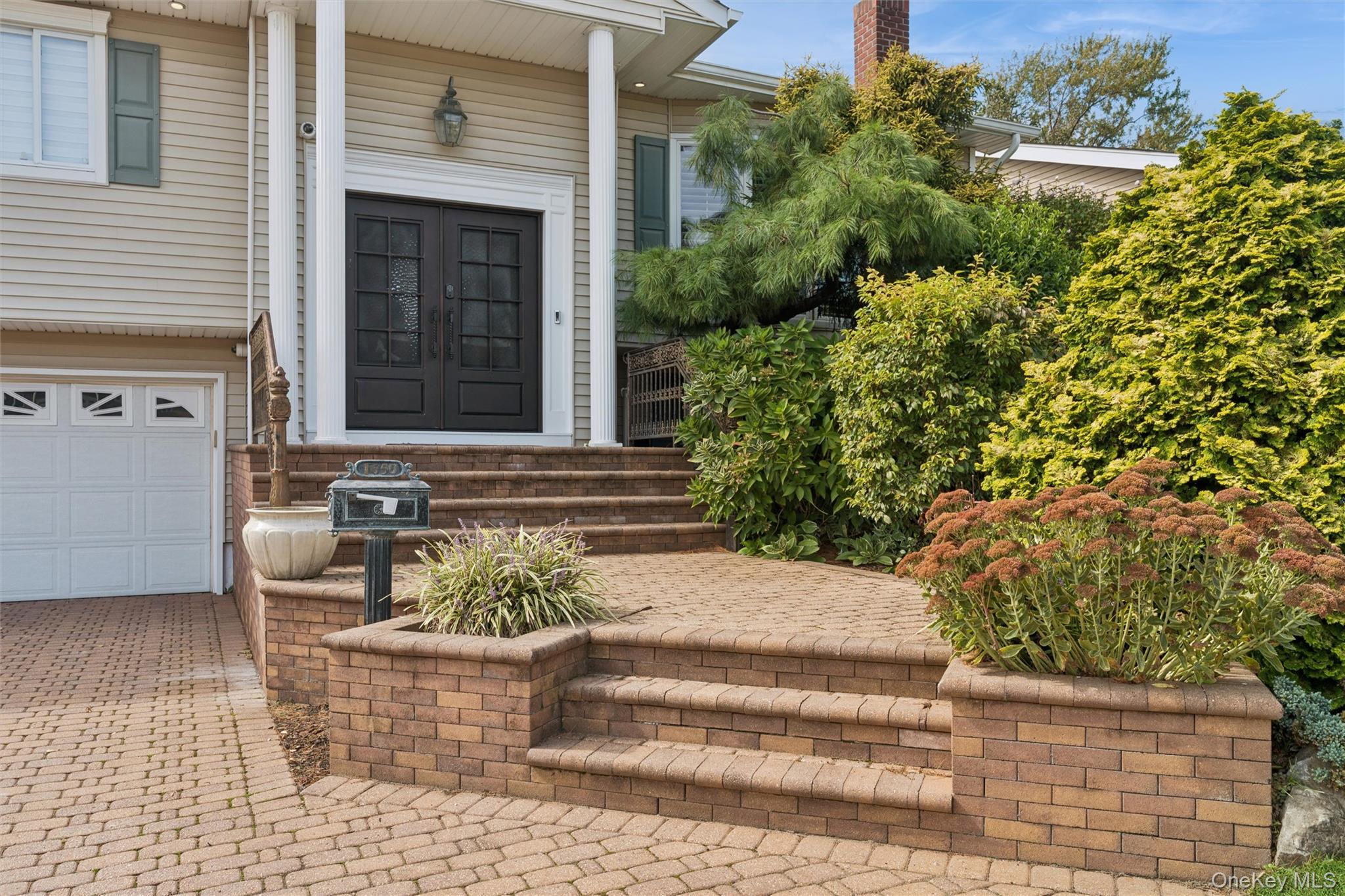1650 James Street Property Photo 4