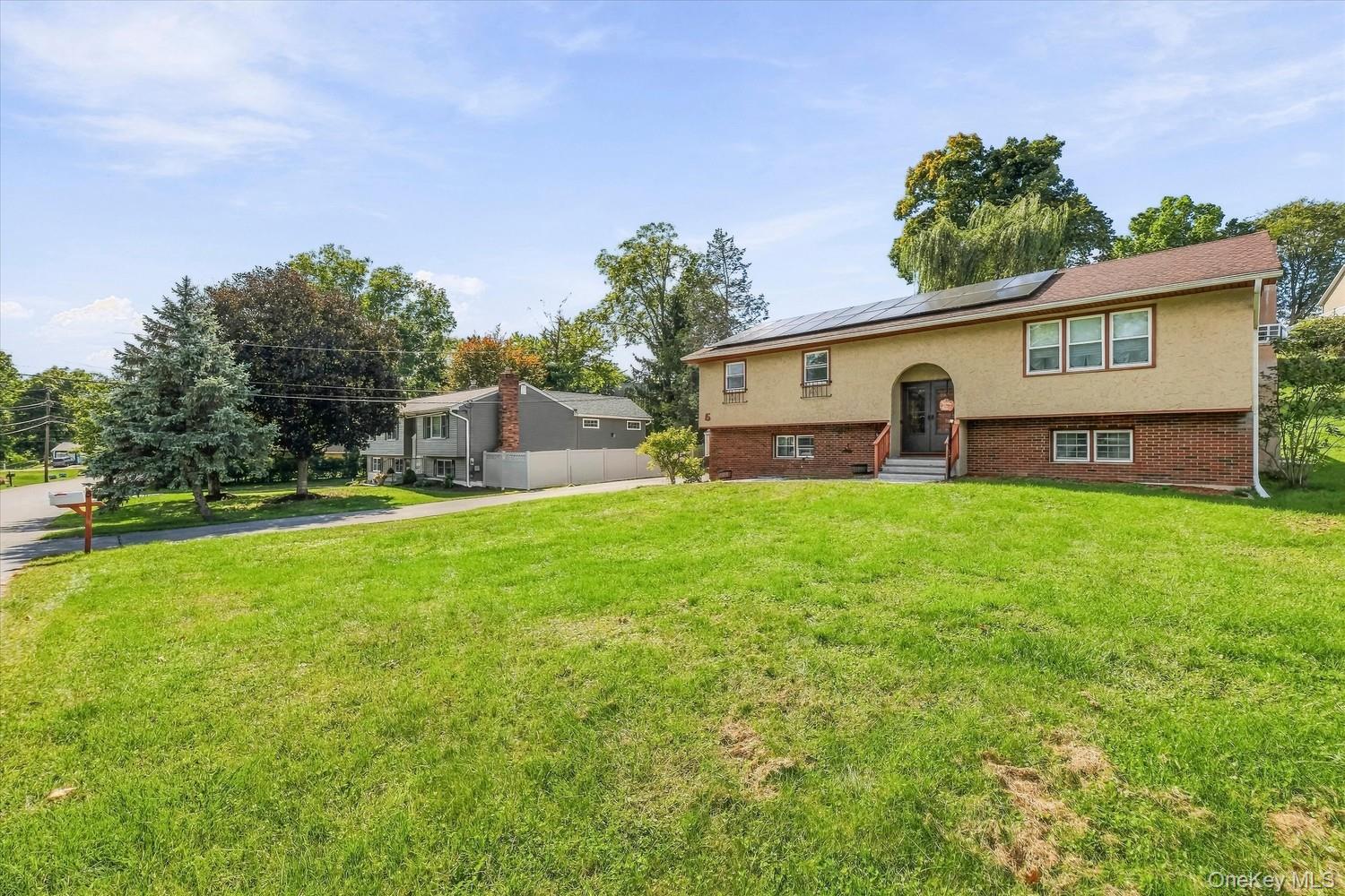 5 Bird Lane Property Photo 3