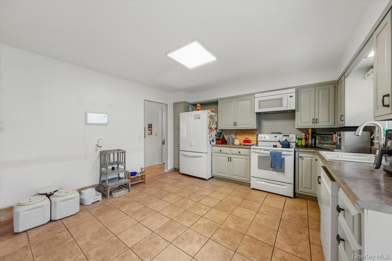 5 Bird Lane Property Photo 16