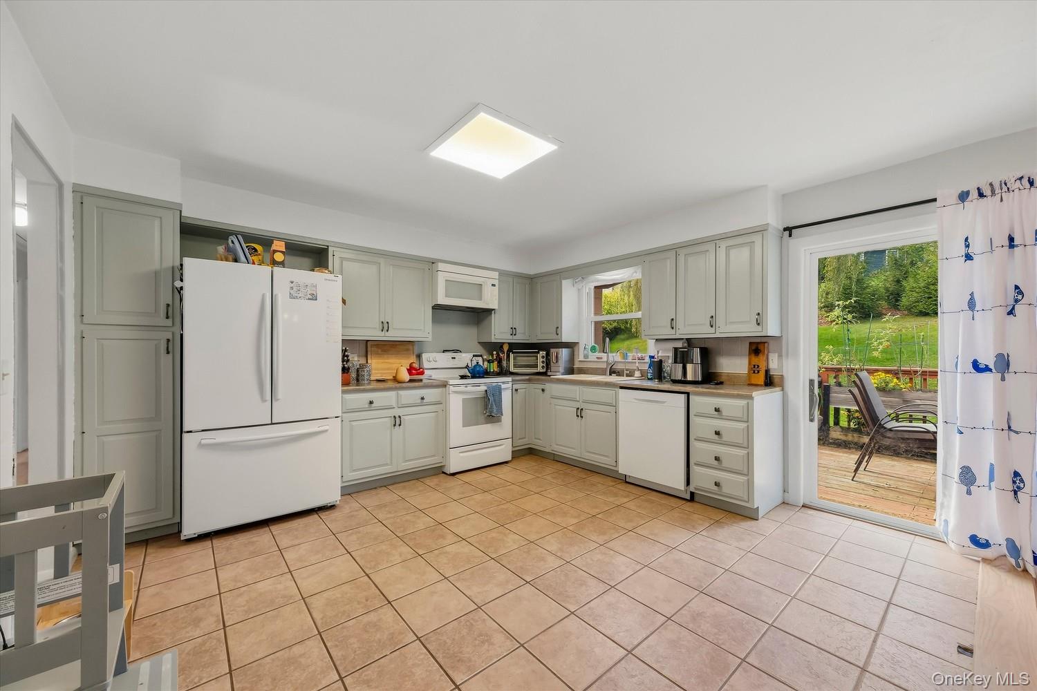 5 Bird Lane Property Photo 17