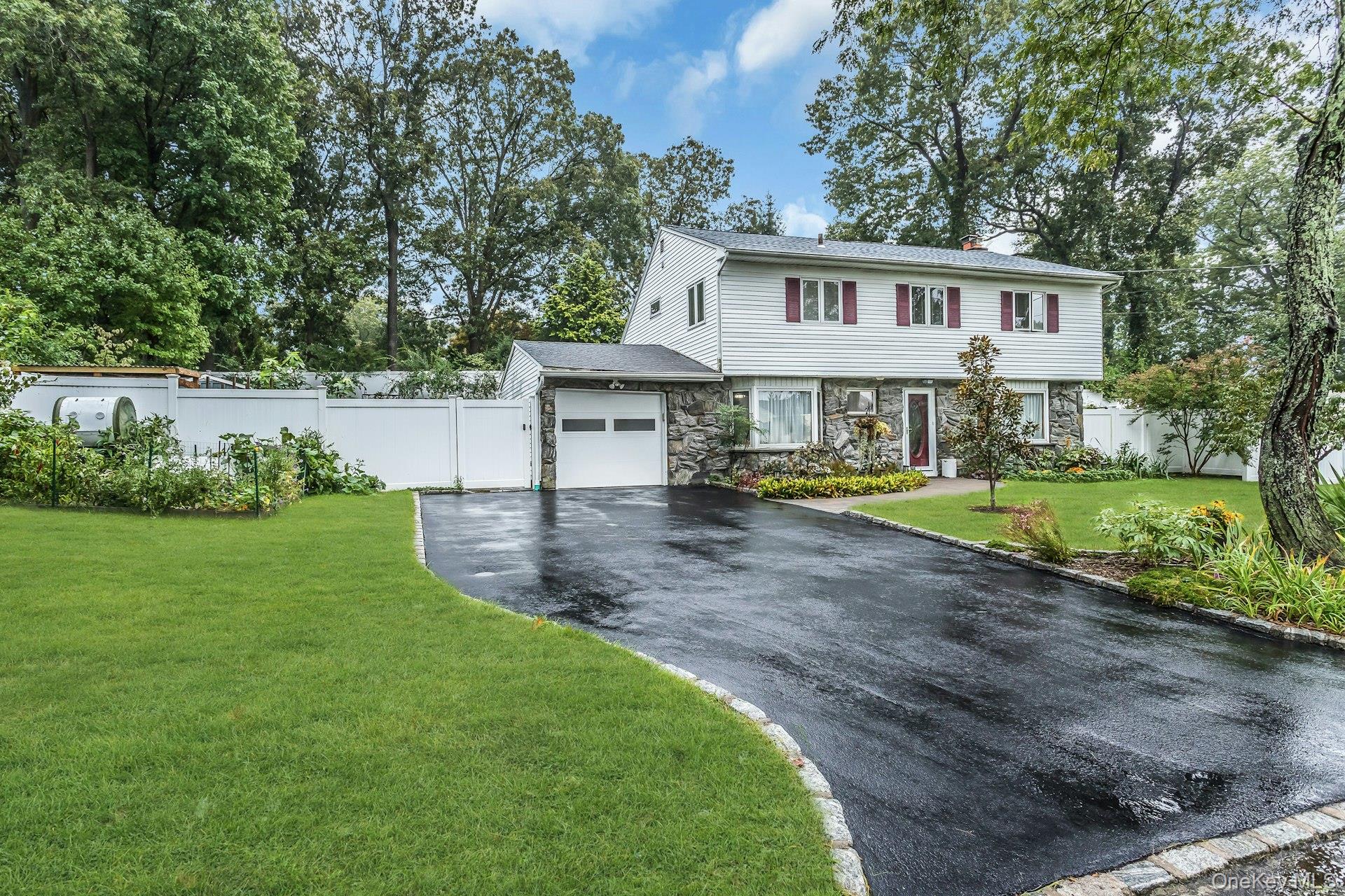 22 Rolling Hills Drive Property Photo 3