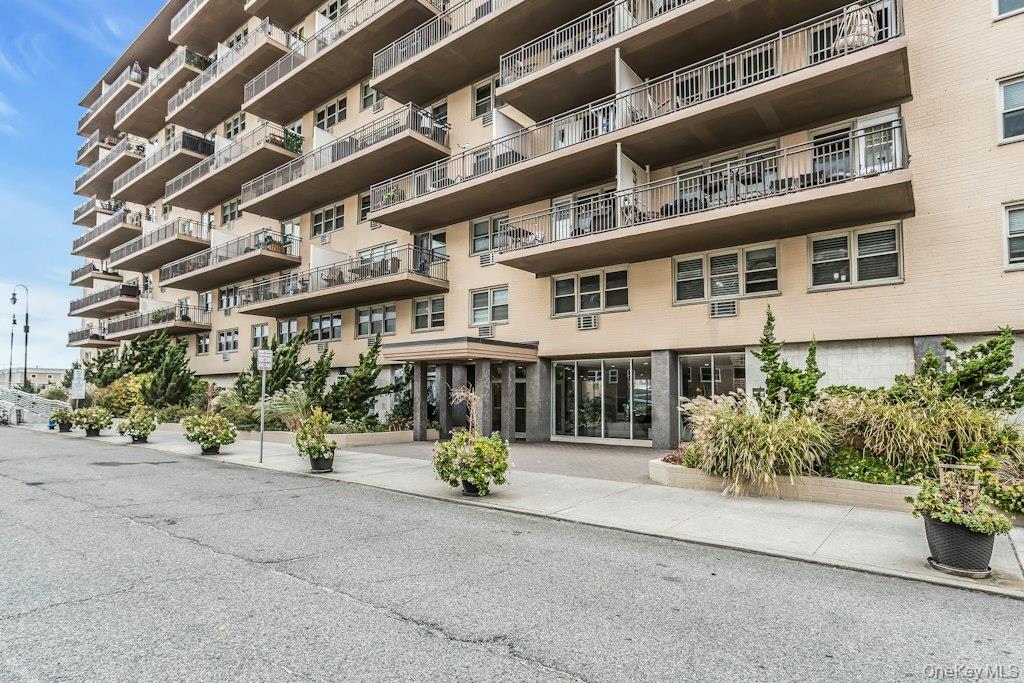 25 Neptune Boulevard 2nd Floor Apt. E Property Photo 1