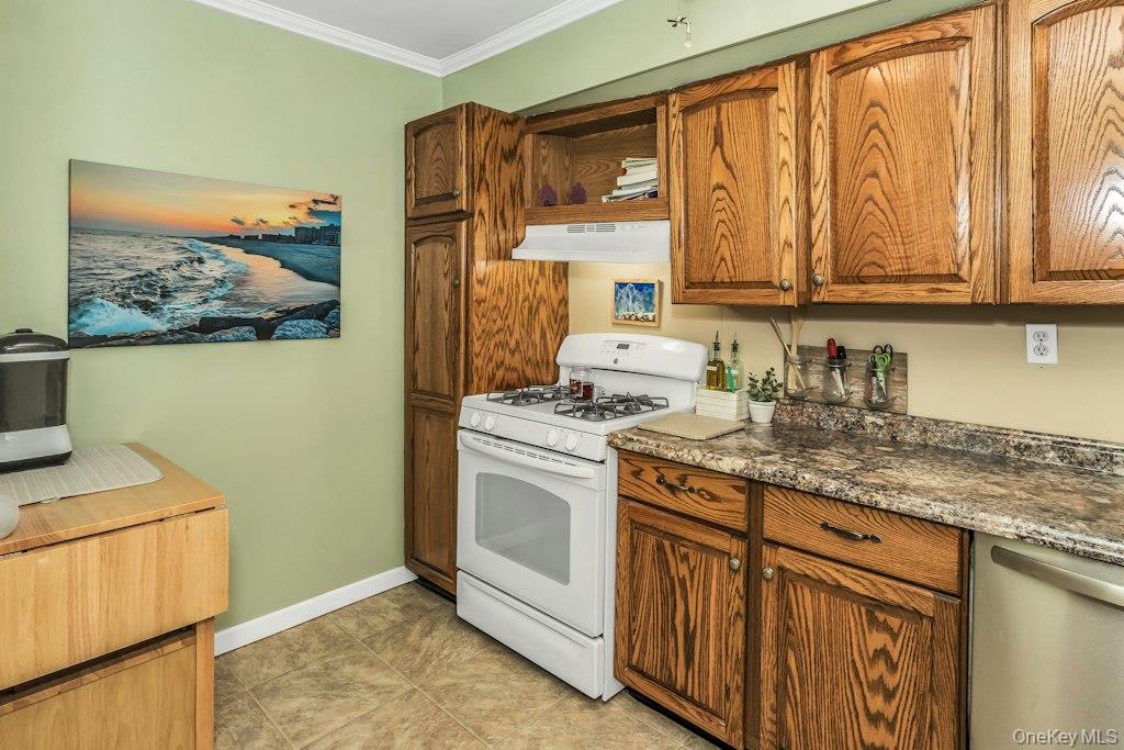 25 Neptune Boulevard 2nd Floor Apt. E Property Photo 12