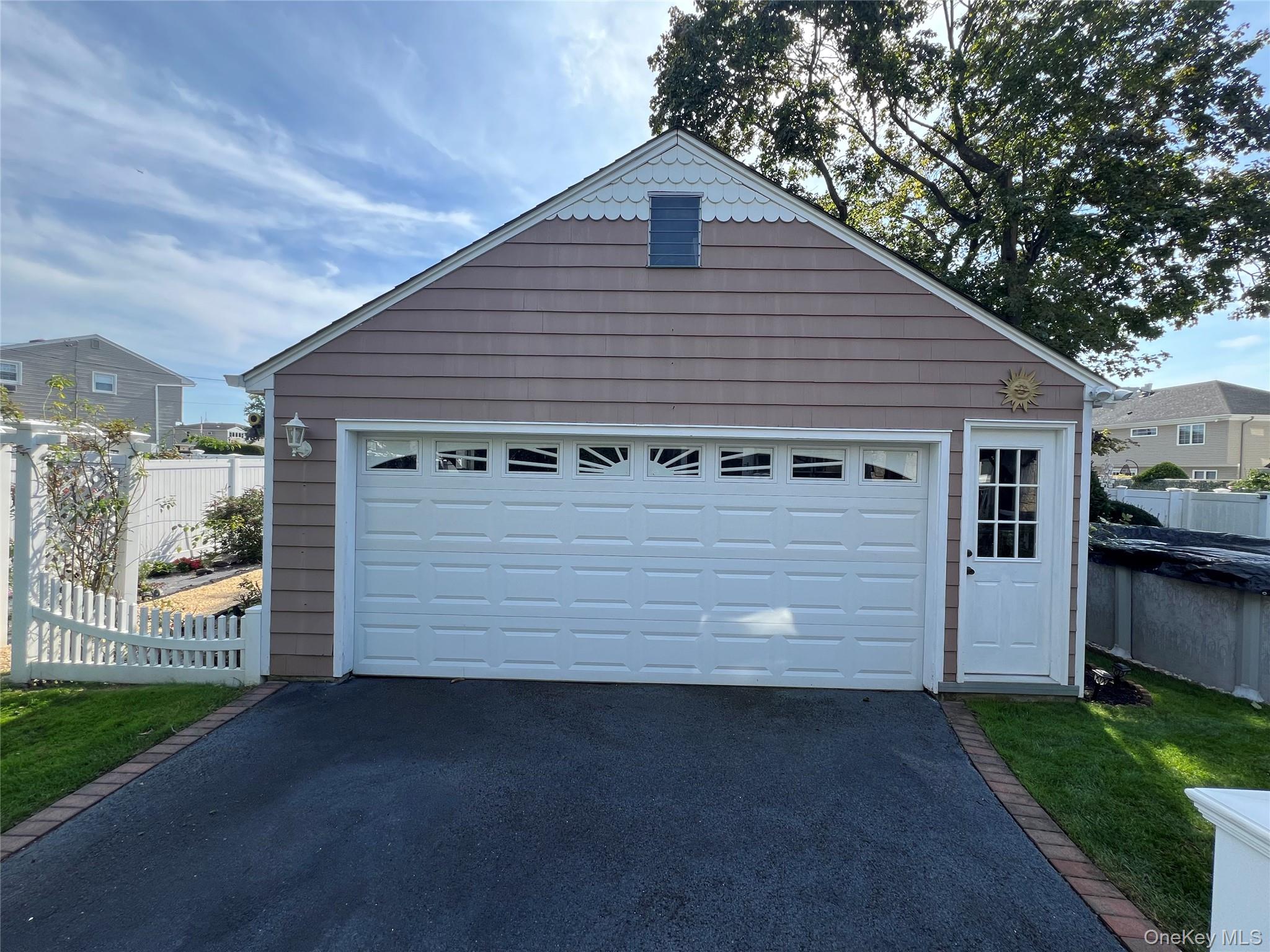 199 Claxton Avenue Property Photo 13