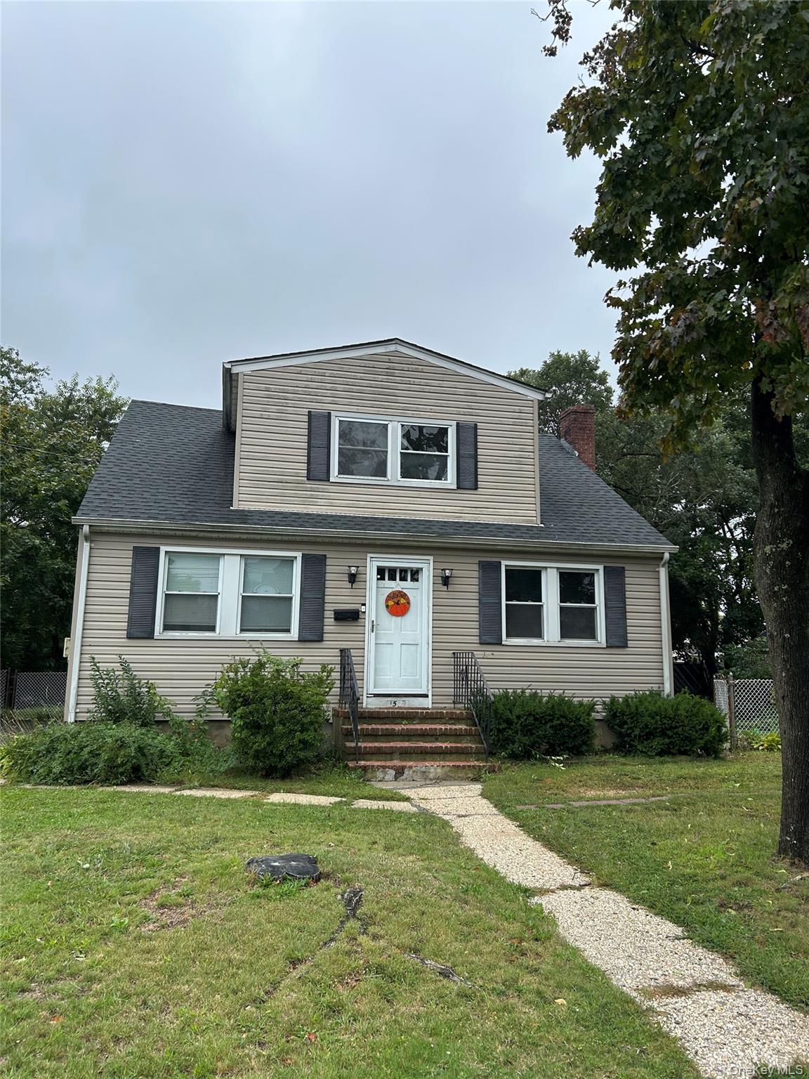 1569 4th Street Property Photo 1