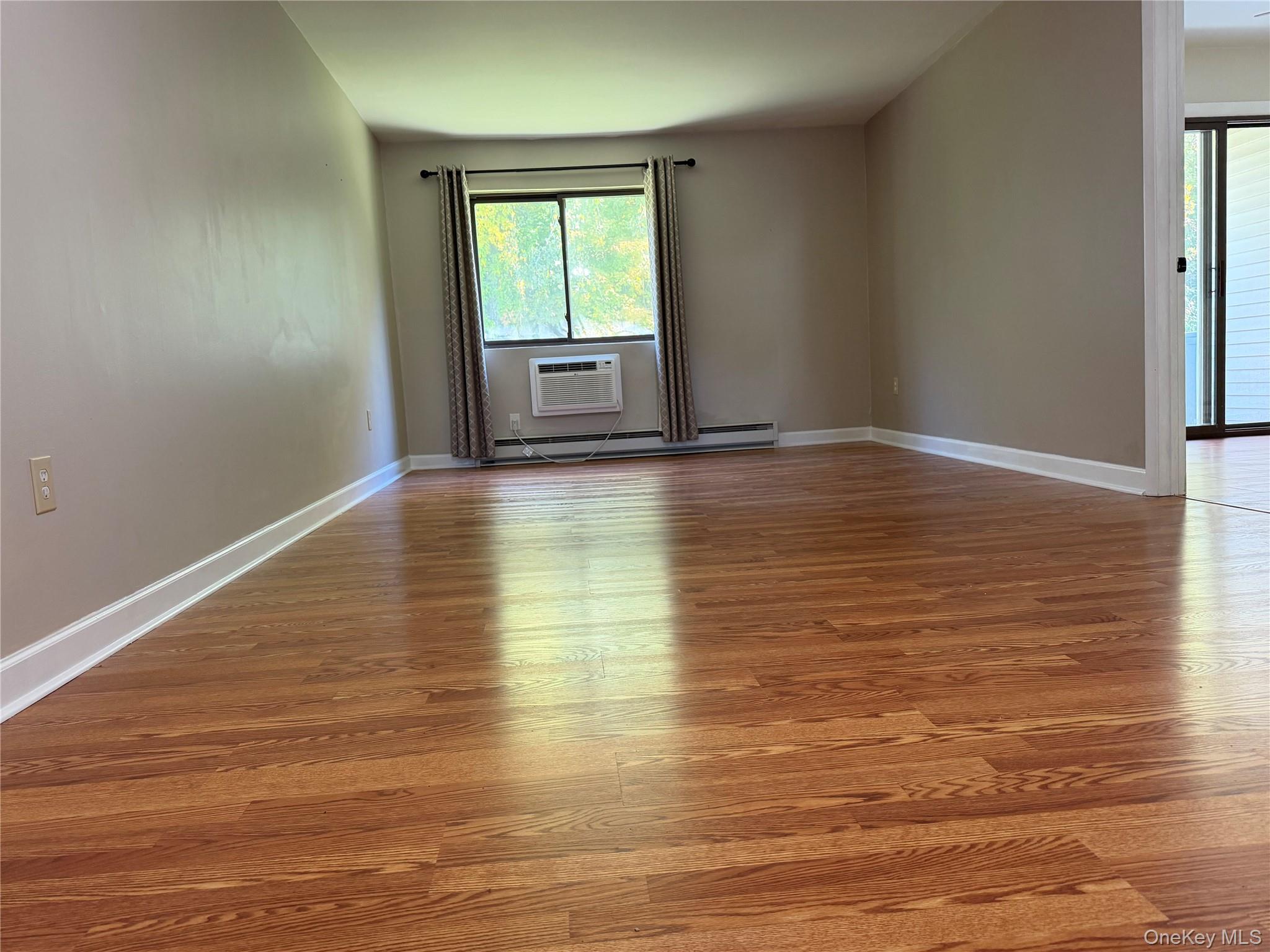 29 Scarborough Lane D Property Photo 3
