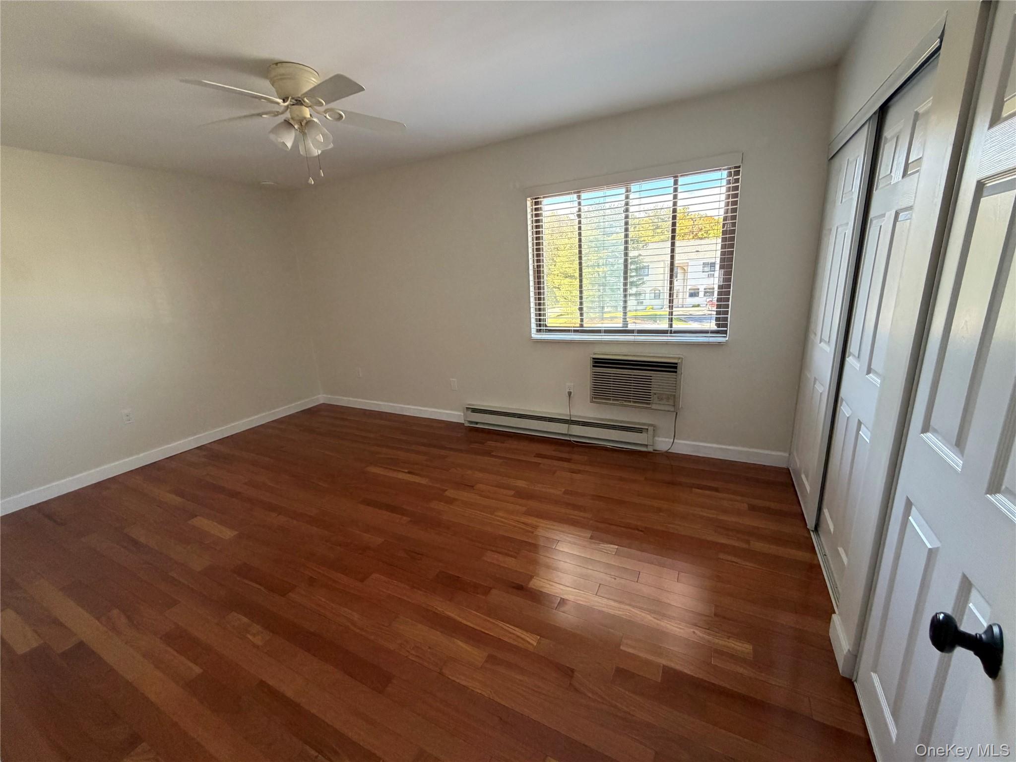29 Scarborough Lane D Property Photo 4