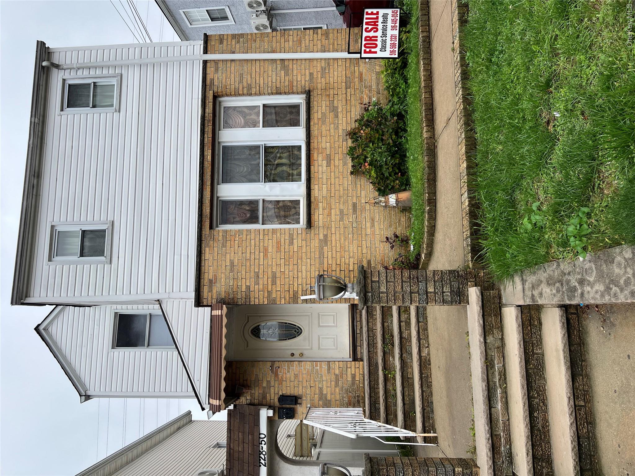 228-50 MENTONE Avenue Property Photo 1