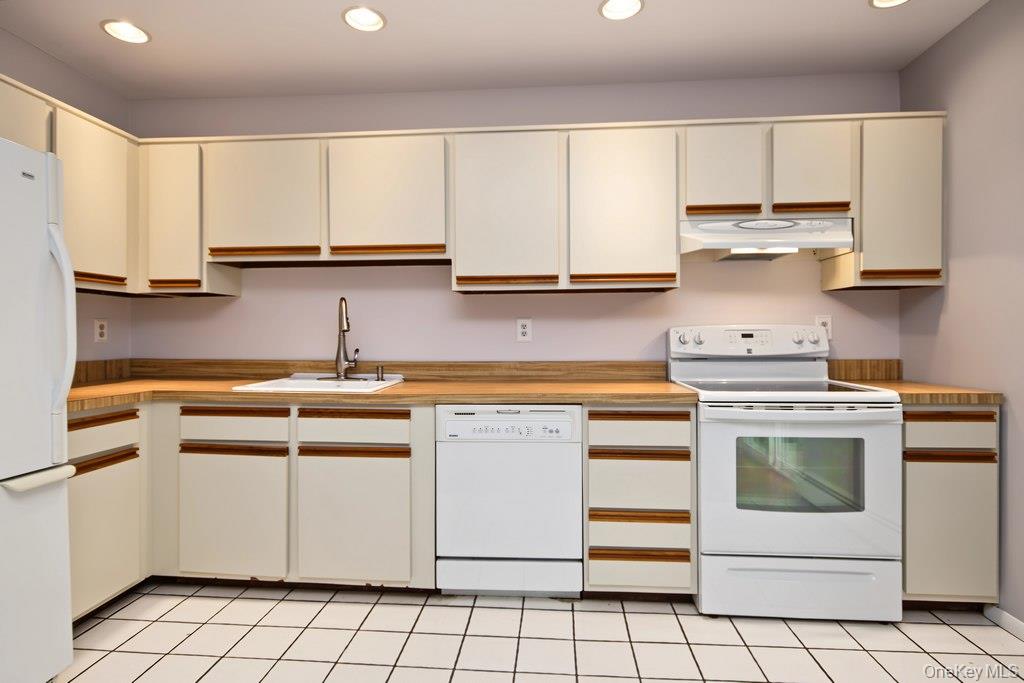 9 Forge Gate Drive E2 Property Photo 10