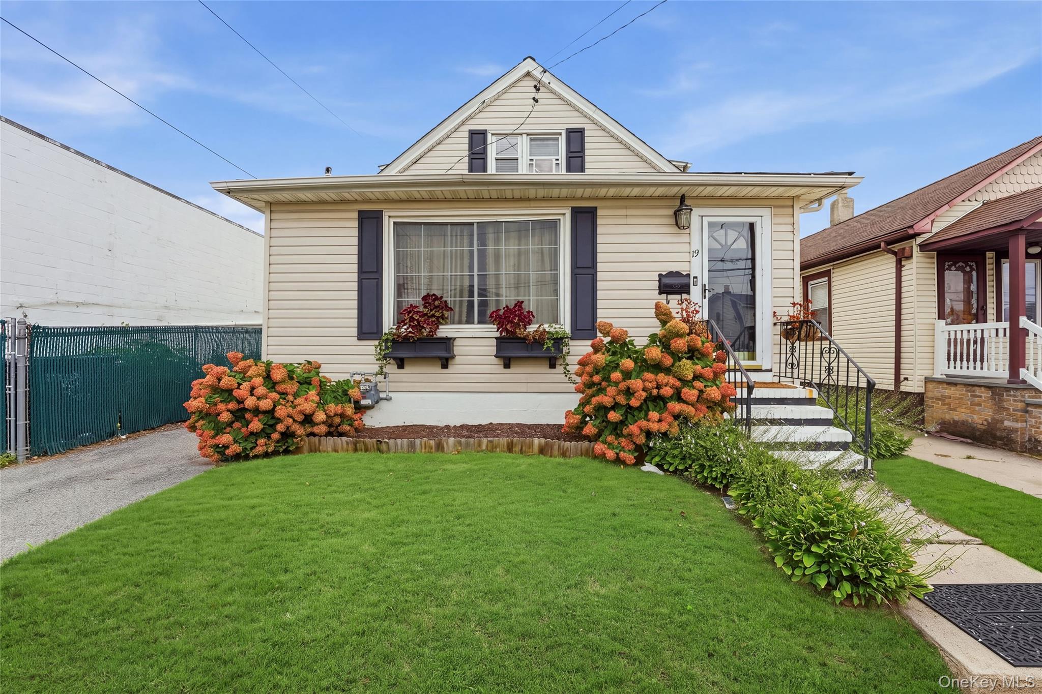 19 Catherine Avenue Property Photo 1