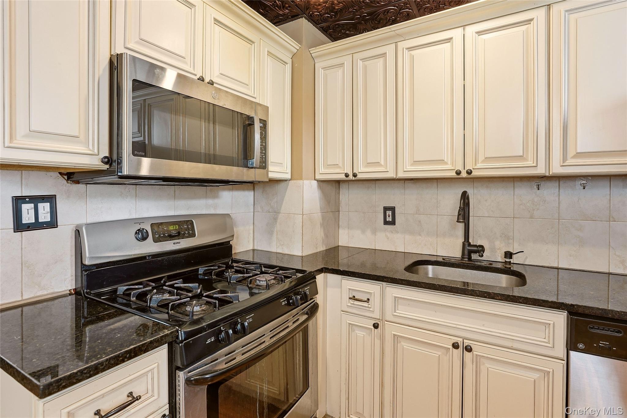 19 Catherine Avenue Property Photo 7
