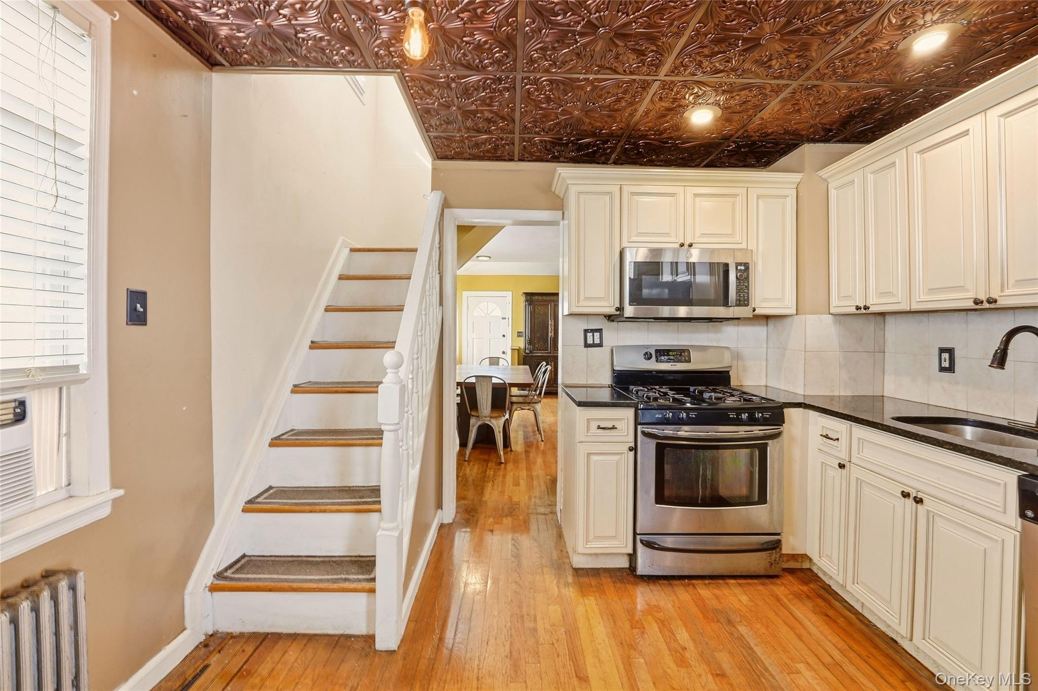 19 Catherine Avenue Property Photo 9