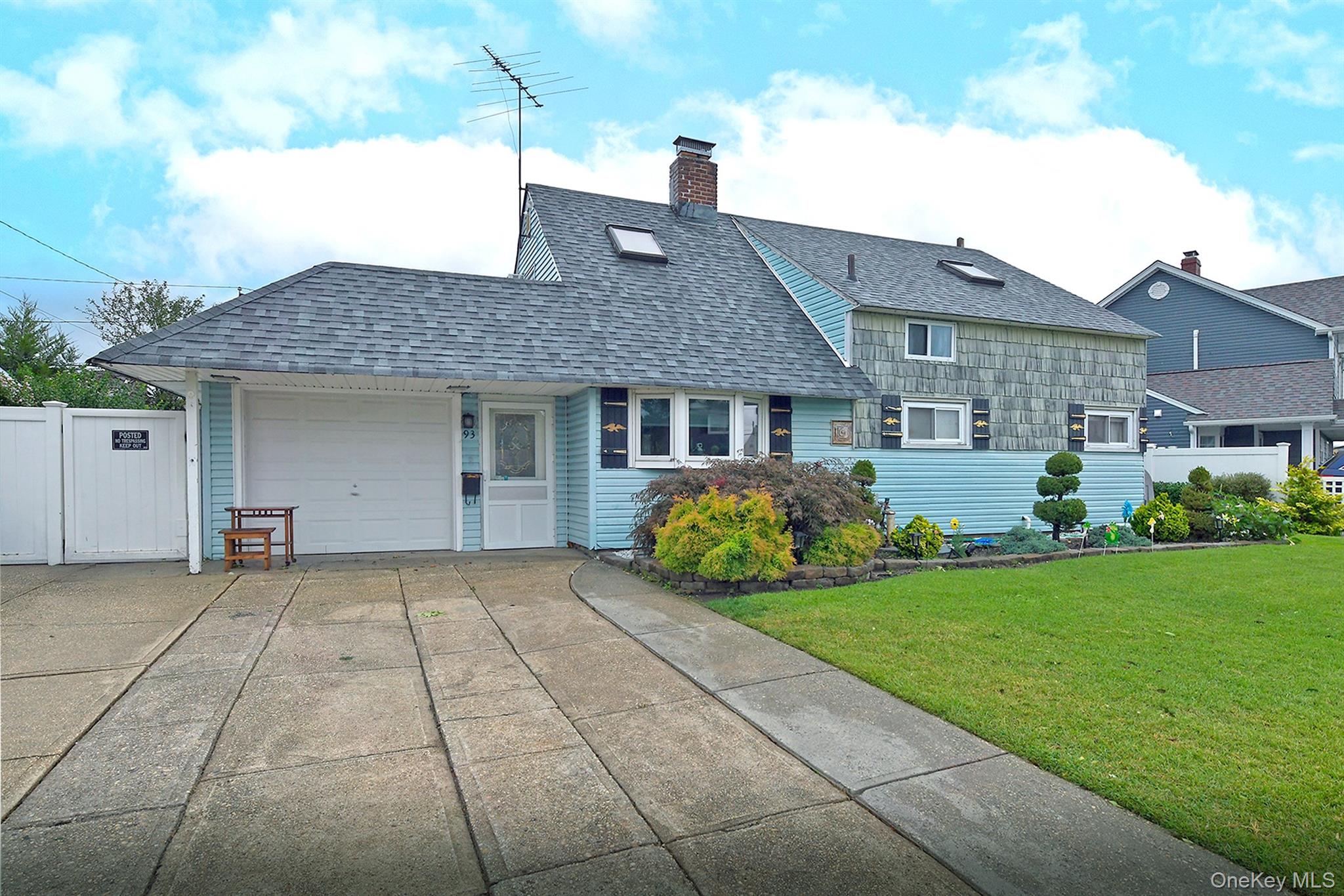 93 Abbey Lane Property Photo 2