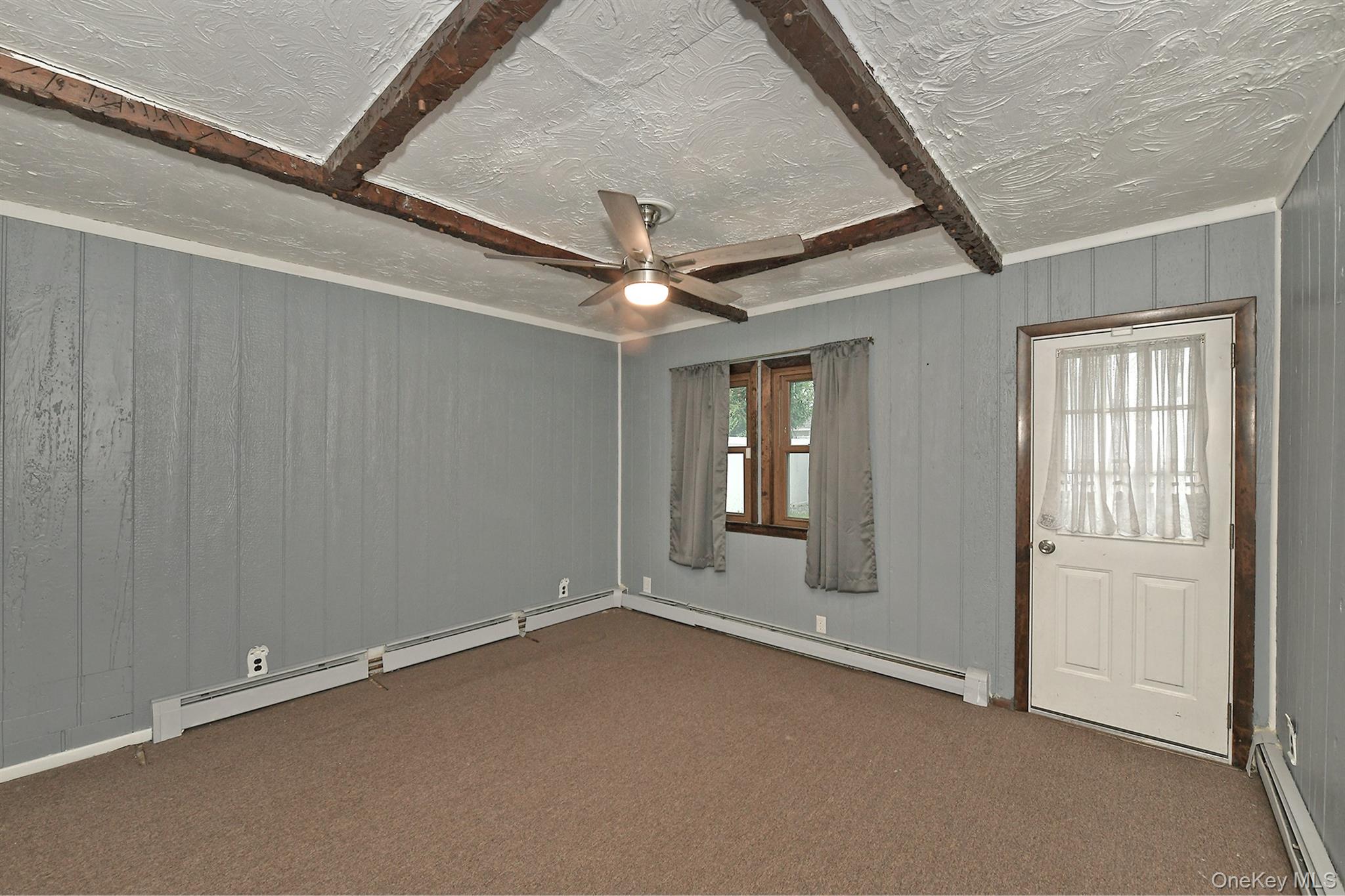 93 Abbey Lane Property Photo 4