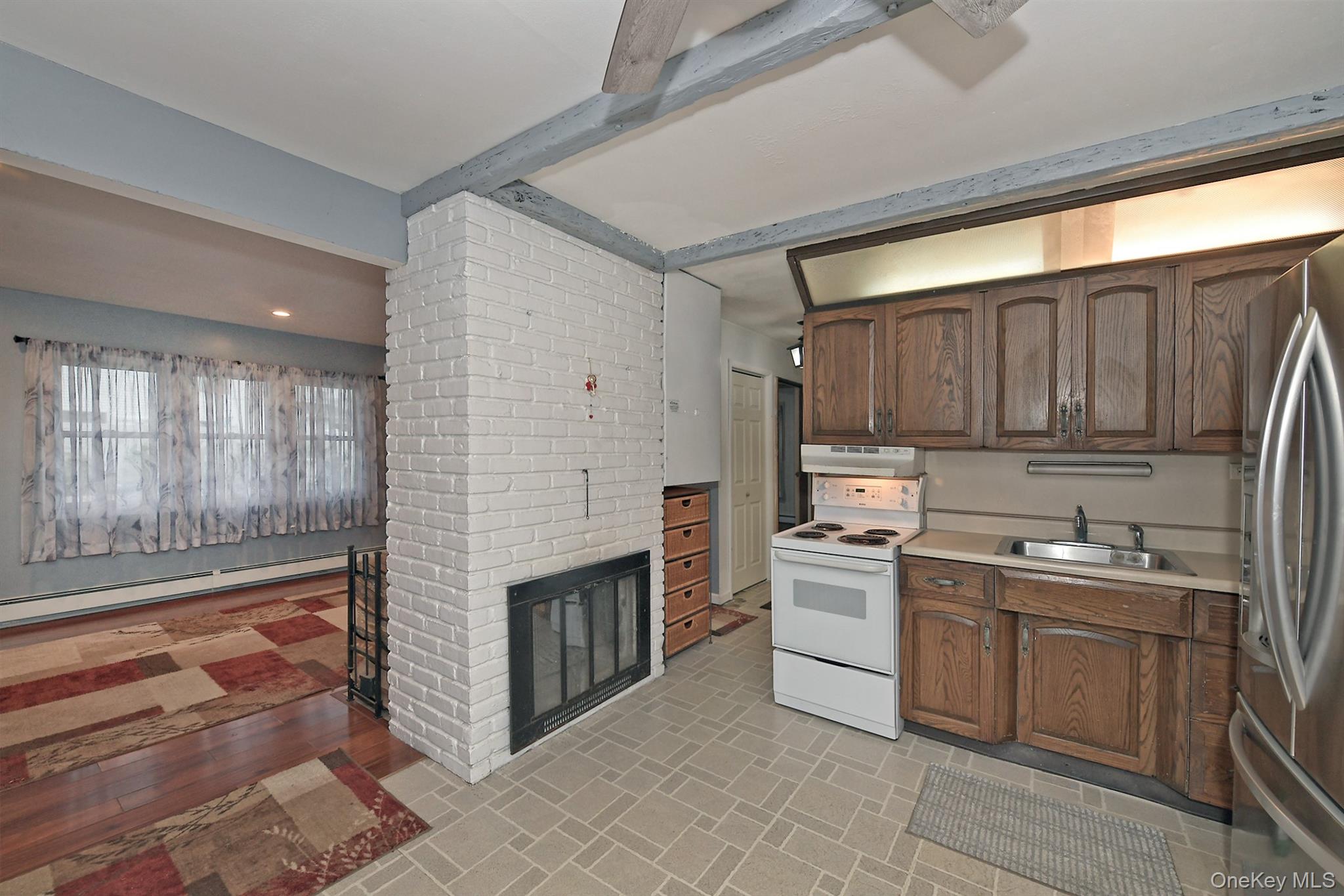 93 Abbey Lane Property Photo 8