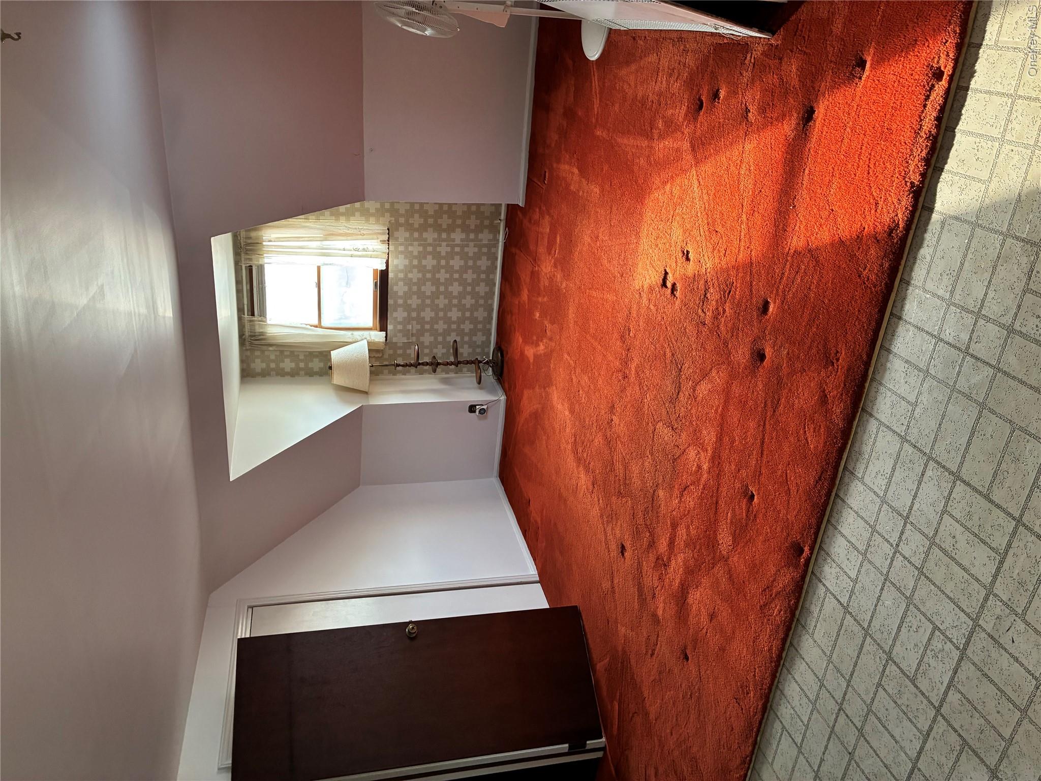 933 Maple Lane Property Photo 3