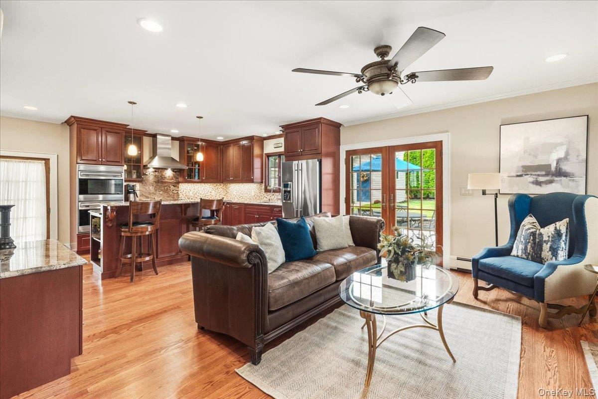 30 Astor Place Property Photo 11