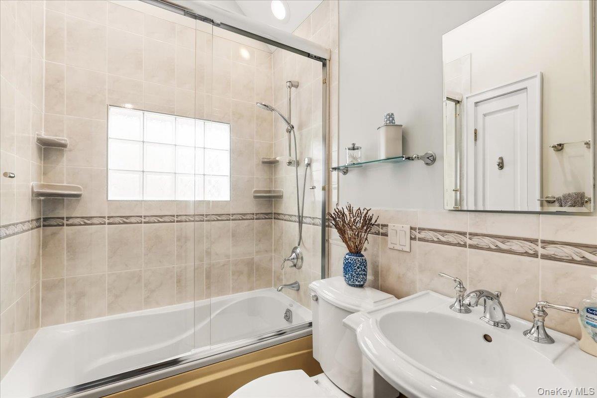 30 Astor Place Property Photo 18