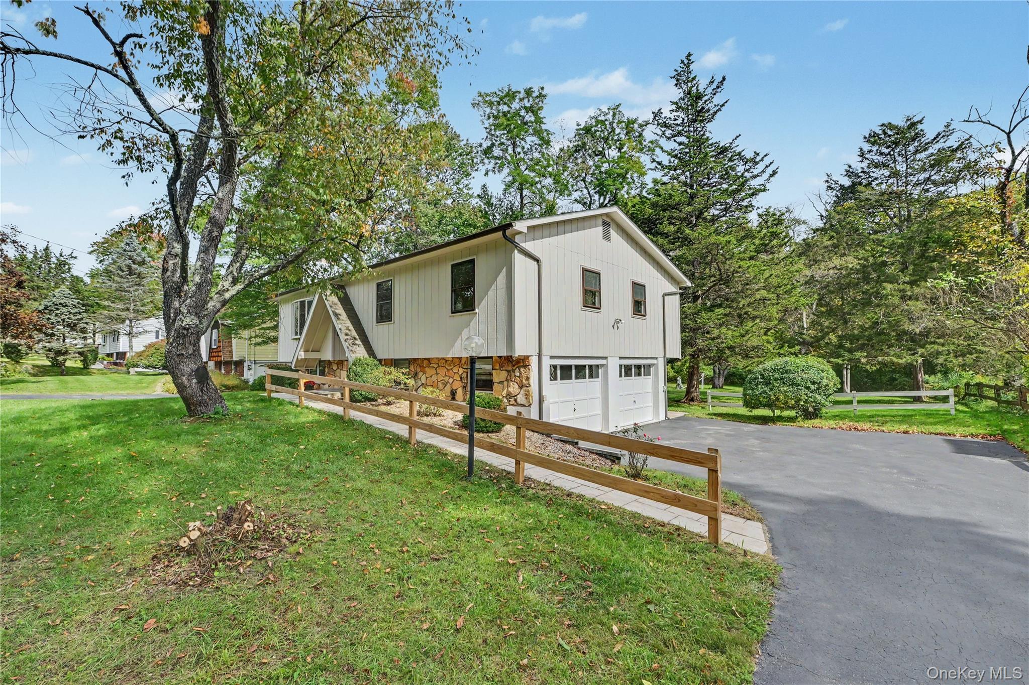 26 Tamarack Hill Drive Property Photo 2