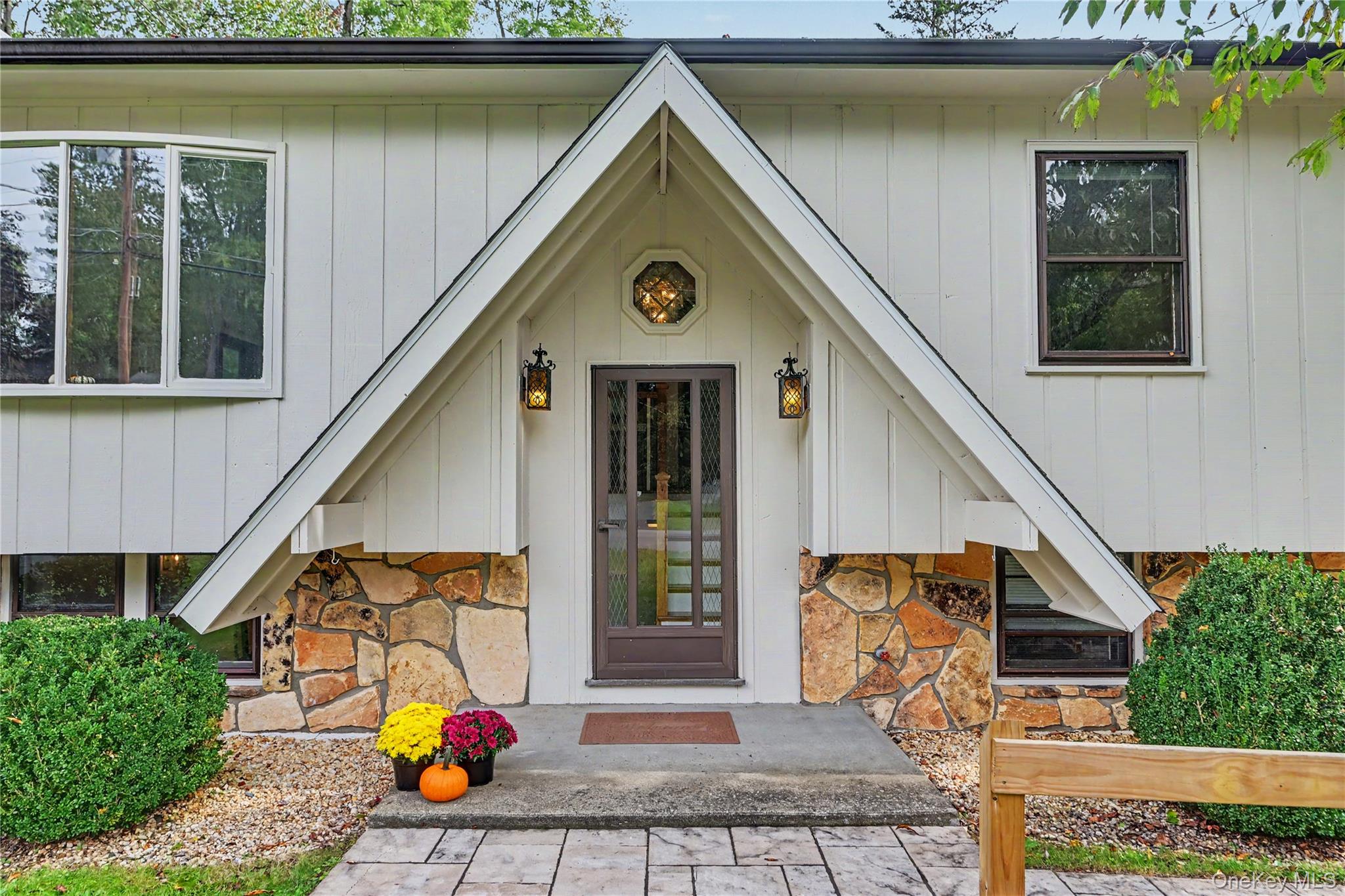 26 Tamarack Hill Drive Property Photo 3